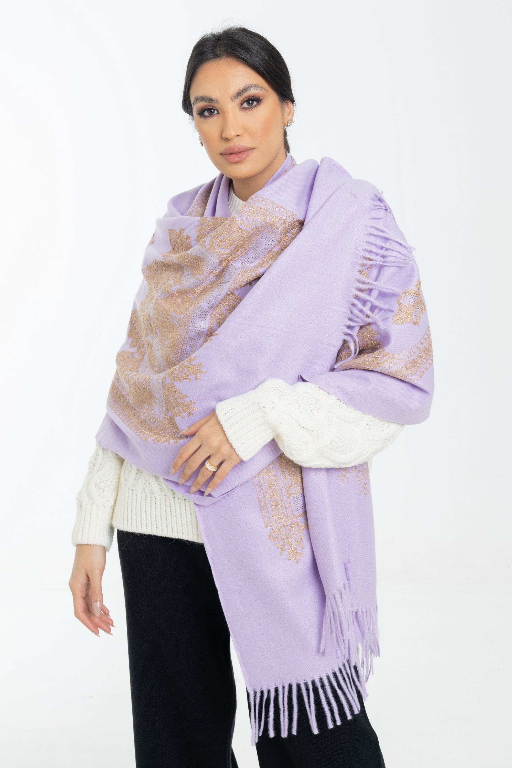 نتشي وشاح نسائي طويل بنقشة تراثية