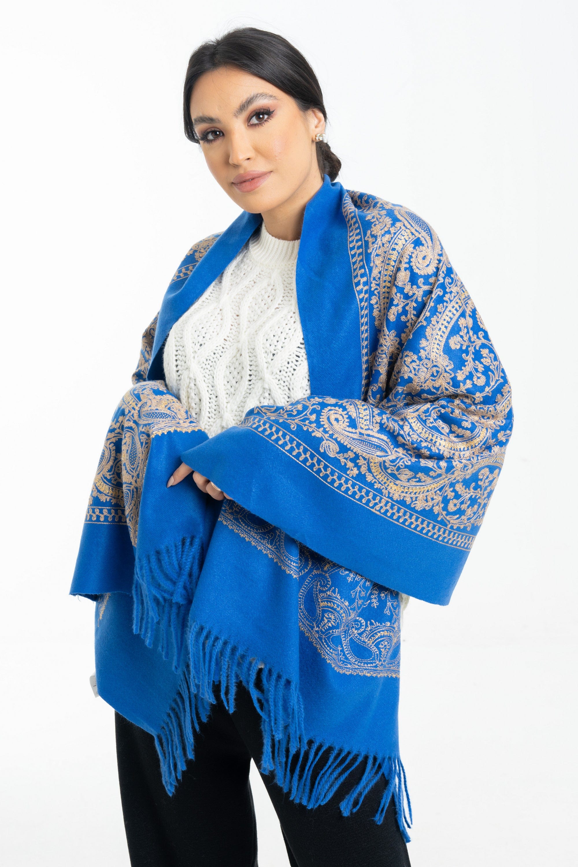 نتشي شال نسائي مطرز بورد