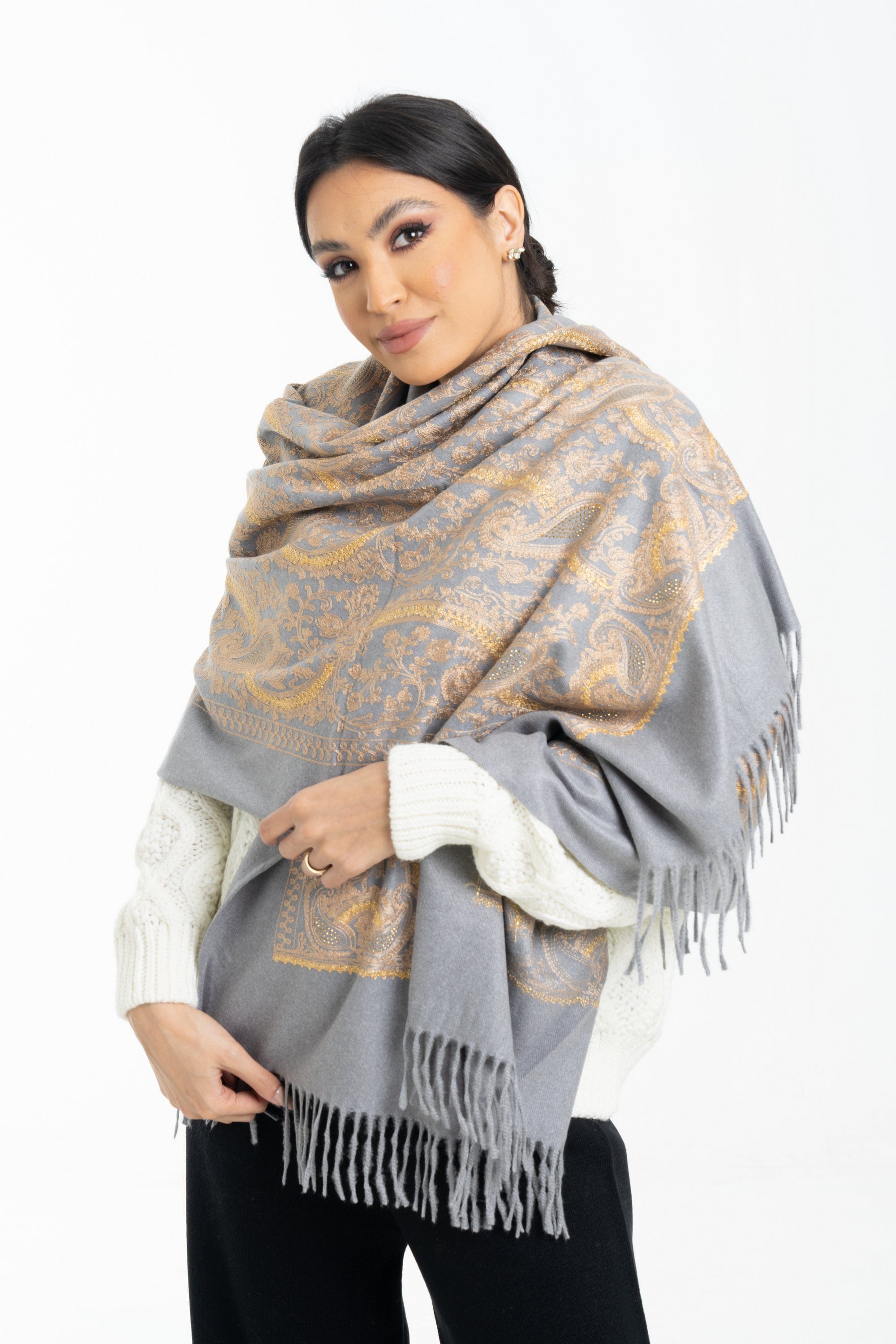 نتشي شال نسائي مطرز بورد