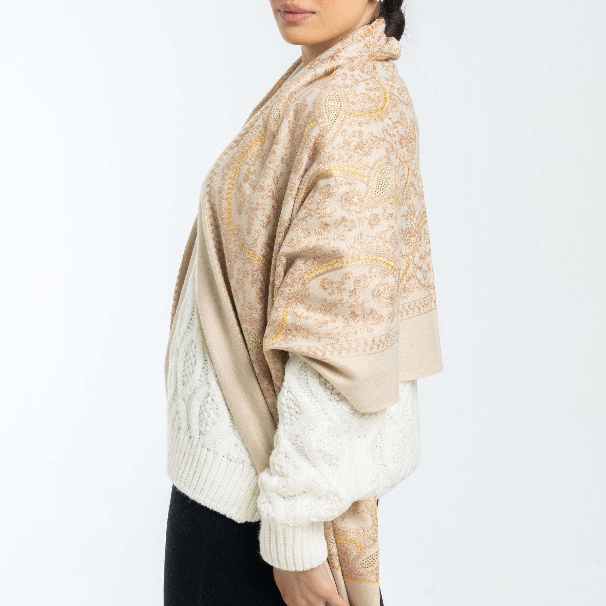 نتشي شال نسائي مطرز بورد