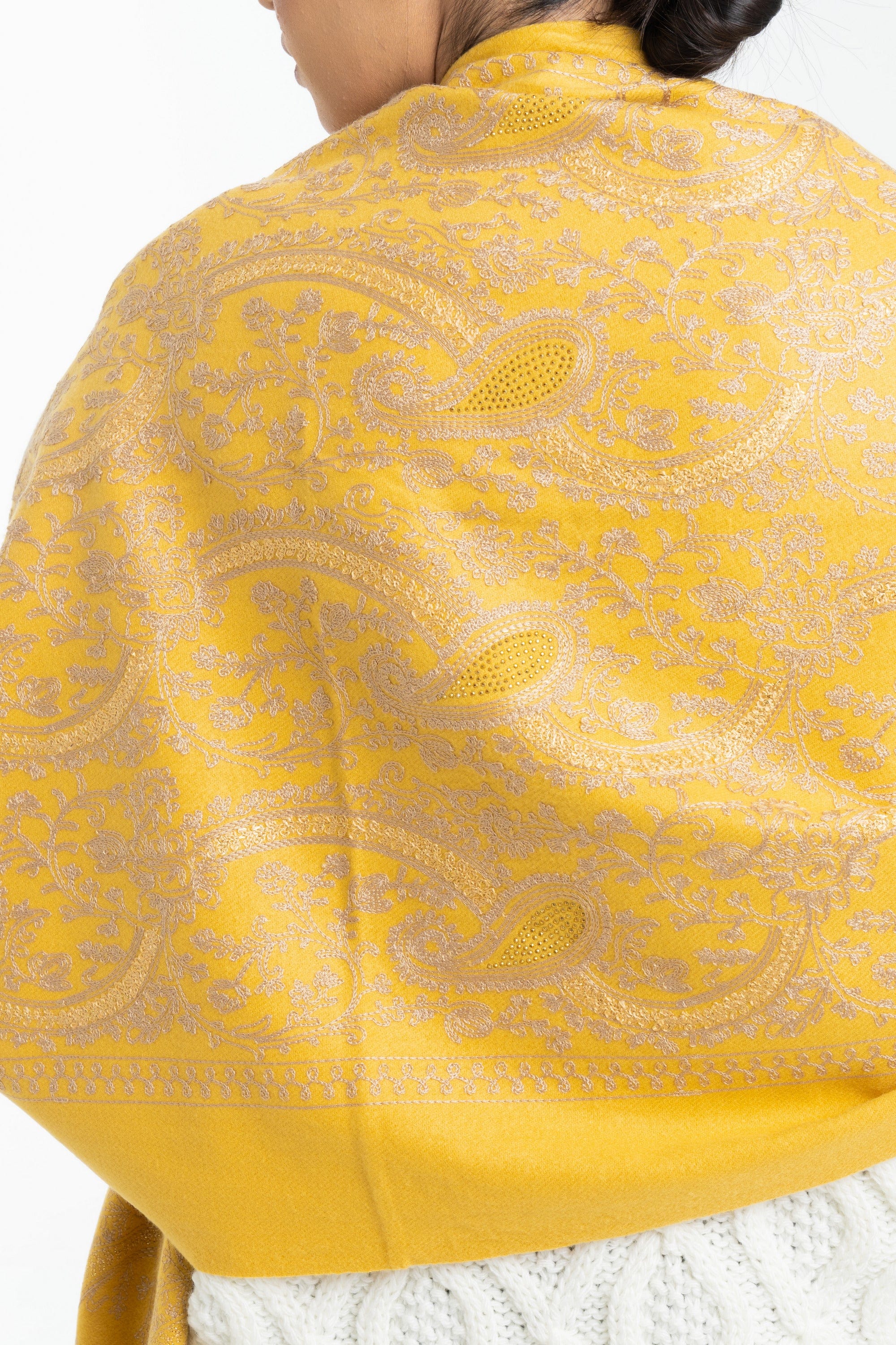 نتشي شال نسائي مطرز بورد