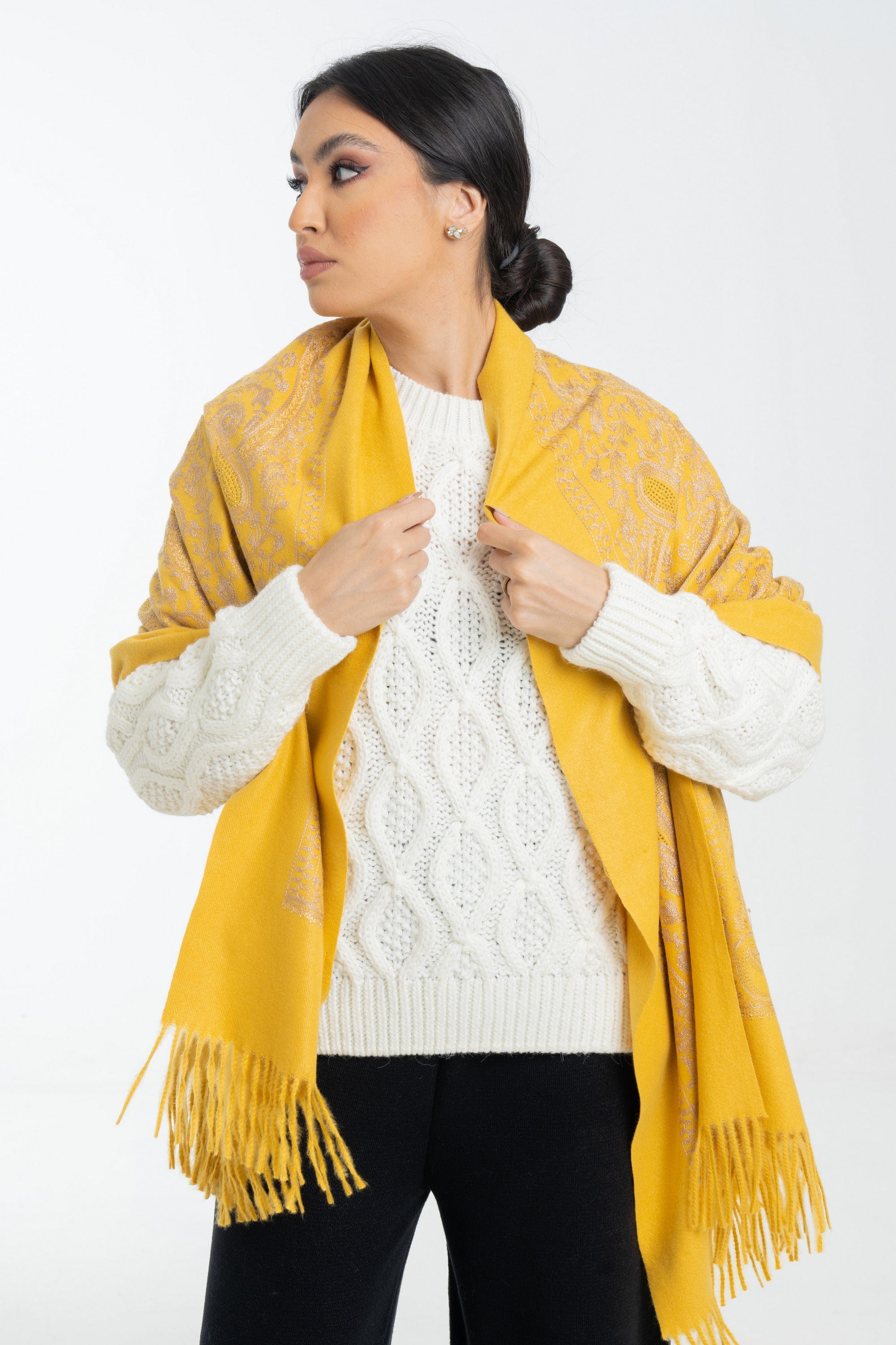 نتشي شال نسائي مطرز بورد