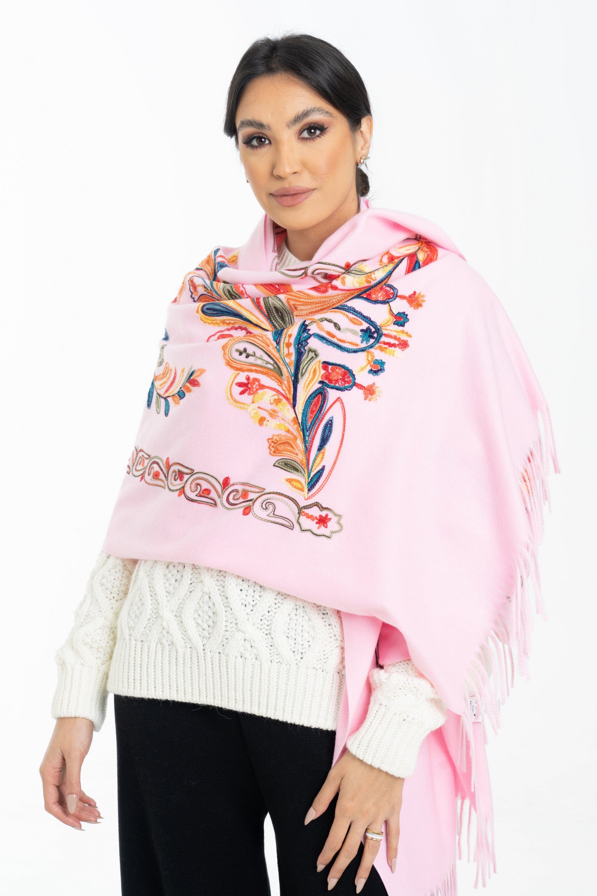 نتشي وشاح نسائي طويل مزين بشراشيب