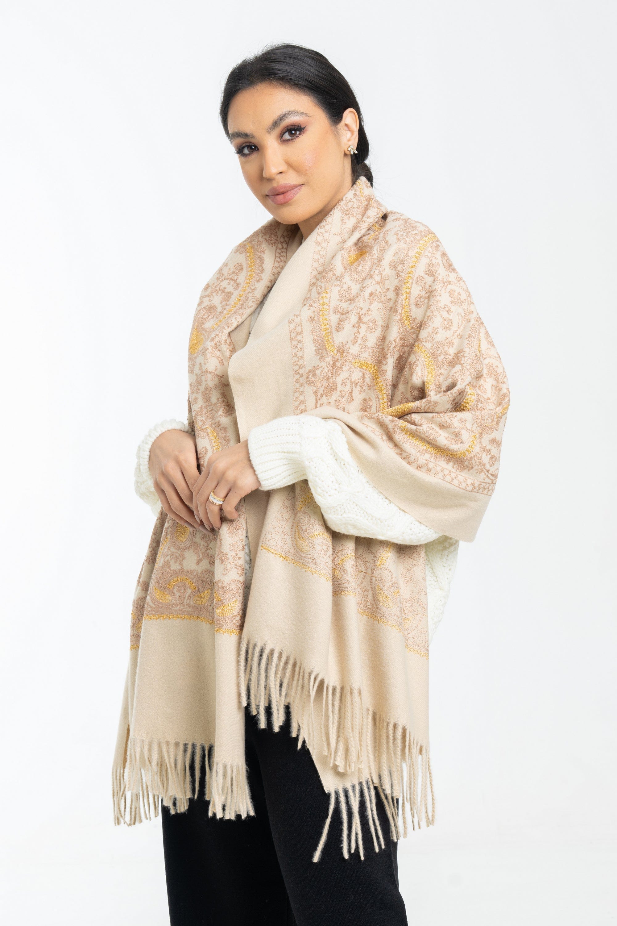 نتشي وشاح نسائي طويل بنقشة وردة