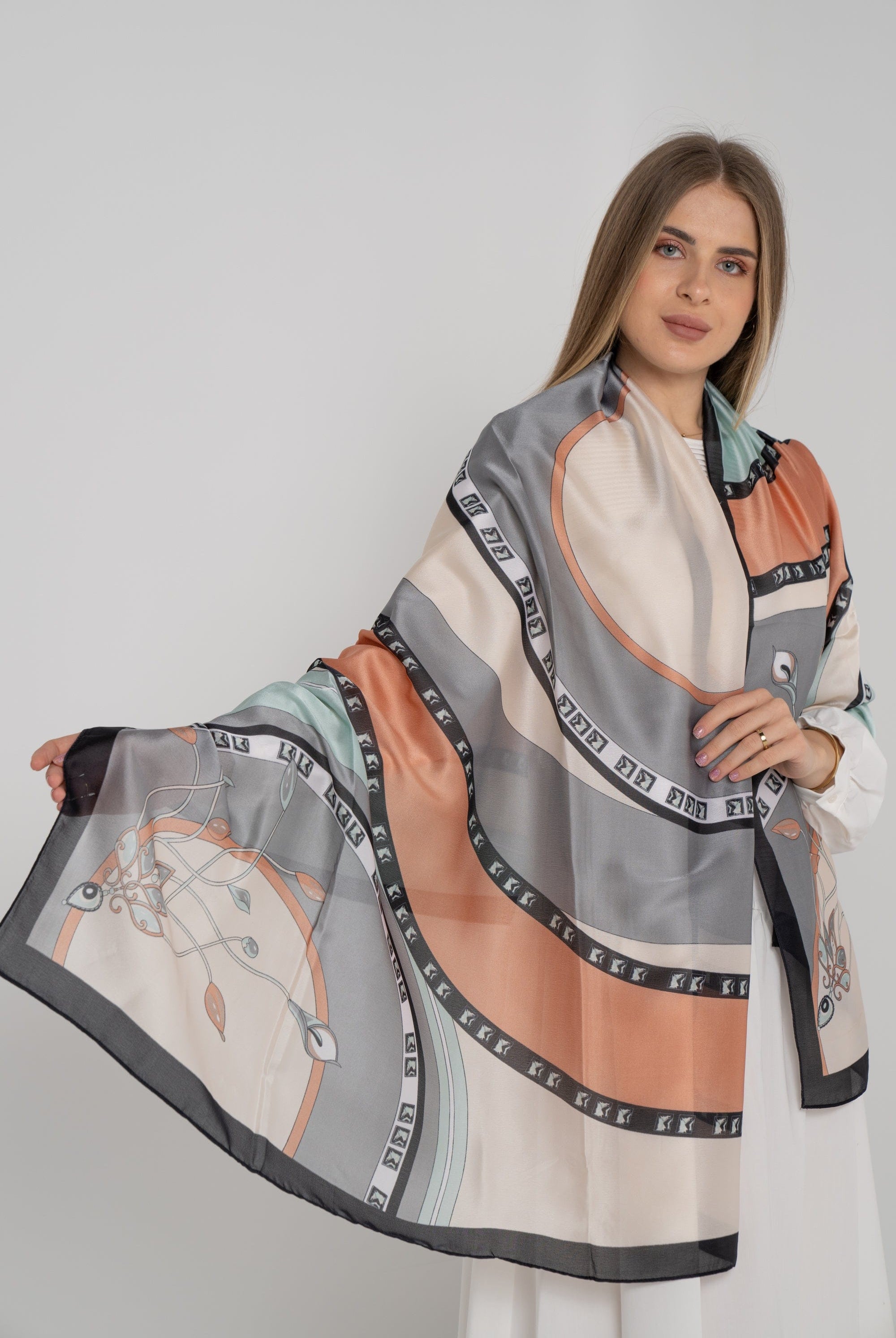 نتشي سكارف منقوش واسع كبير نسائي