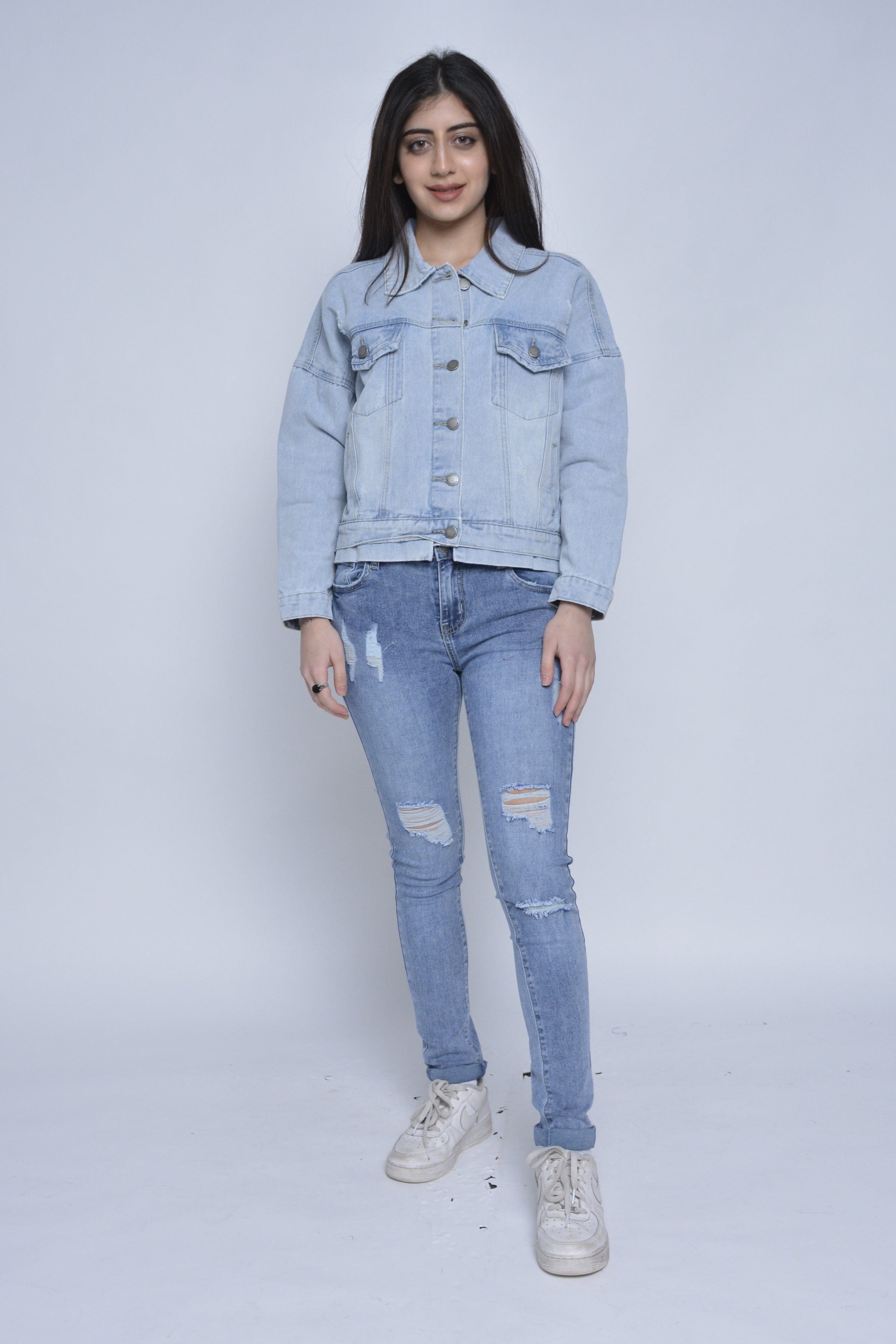 نتشي جاكيت جينز بياقة وأزرار أمامية معدنية كم طويل نسائي