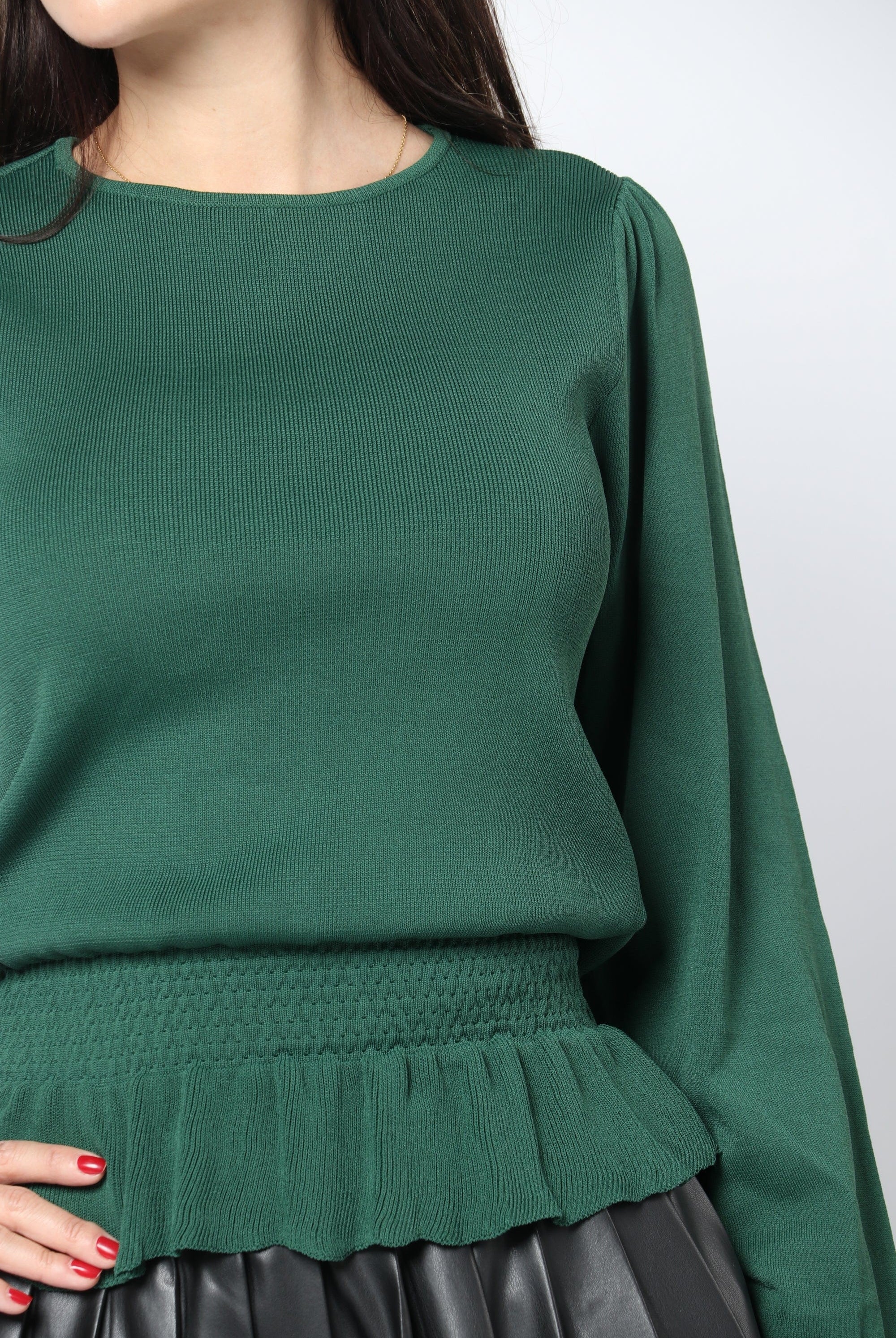 نتشي بلوزة واسعة مخصرة كم طويل