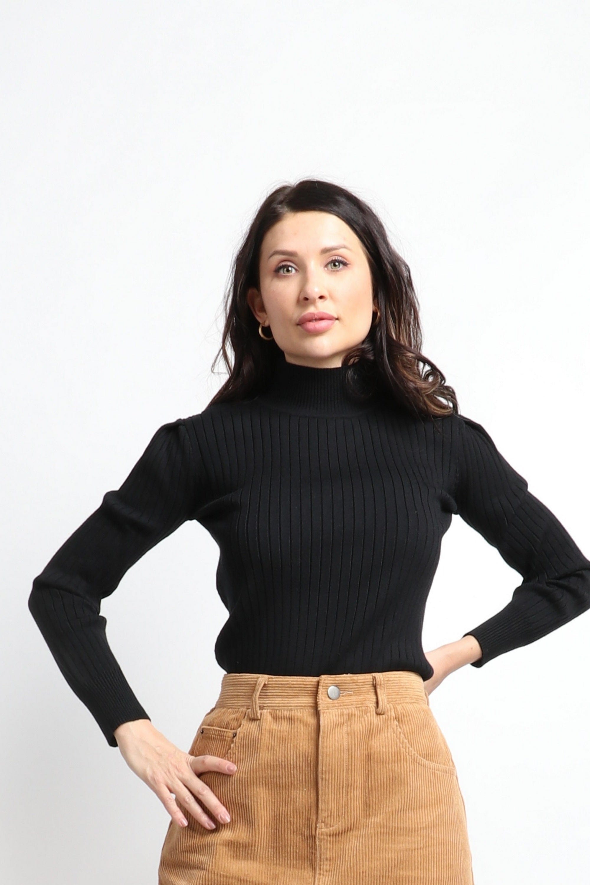 نتشي بلوفر مضلع بيزك برقبة عالية وكم طويل نسائي