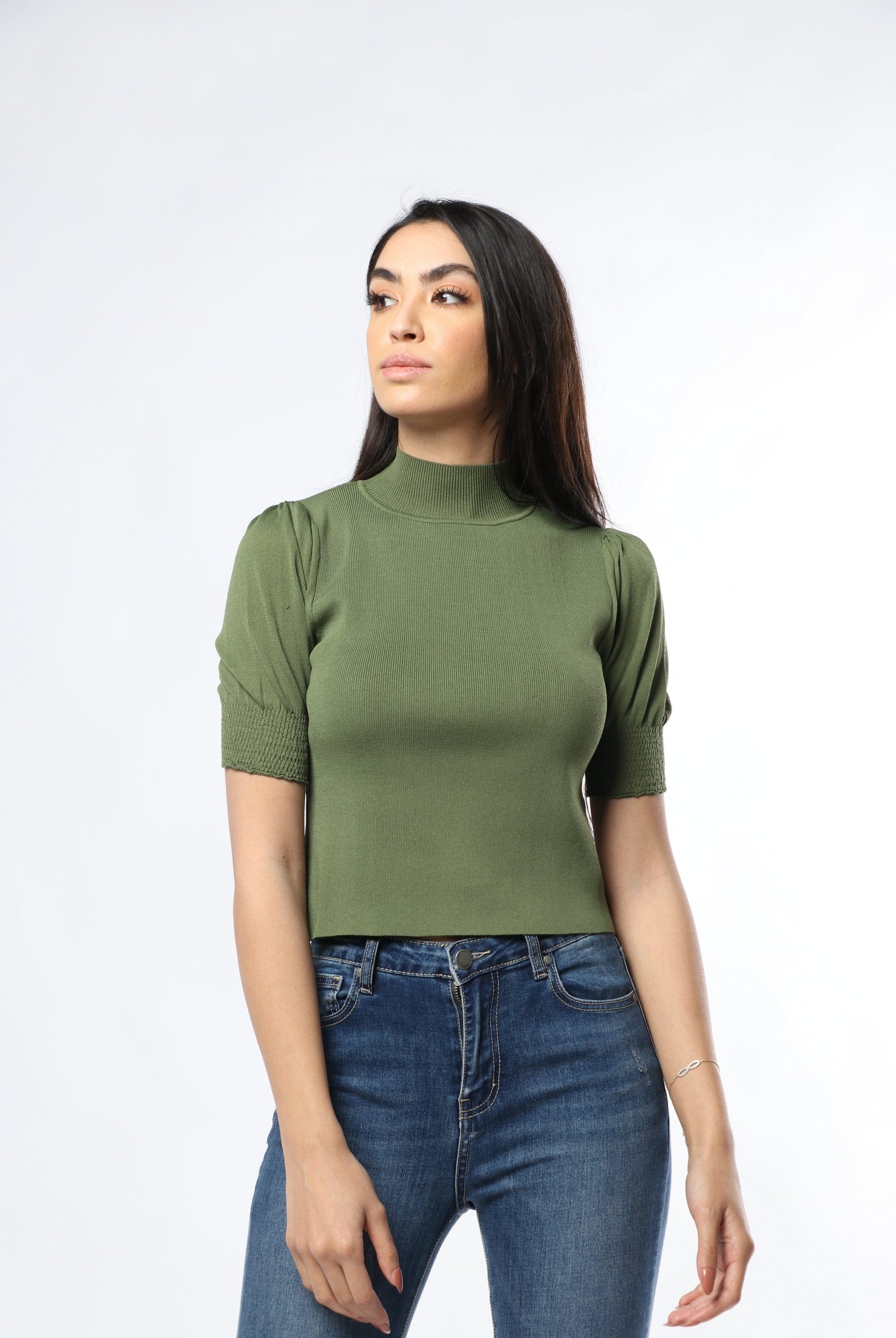 نتشي بلوزة سادة بعنق مرتفع بأكمام قصيرة بف