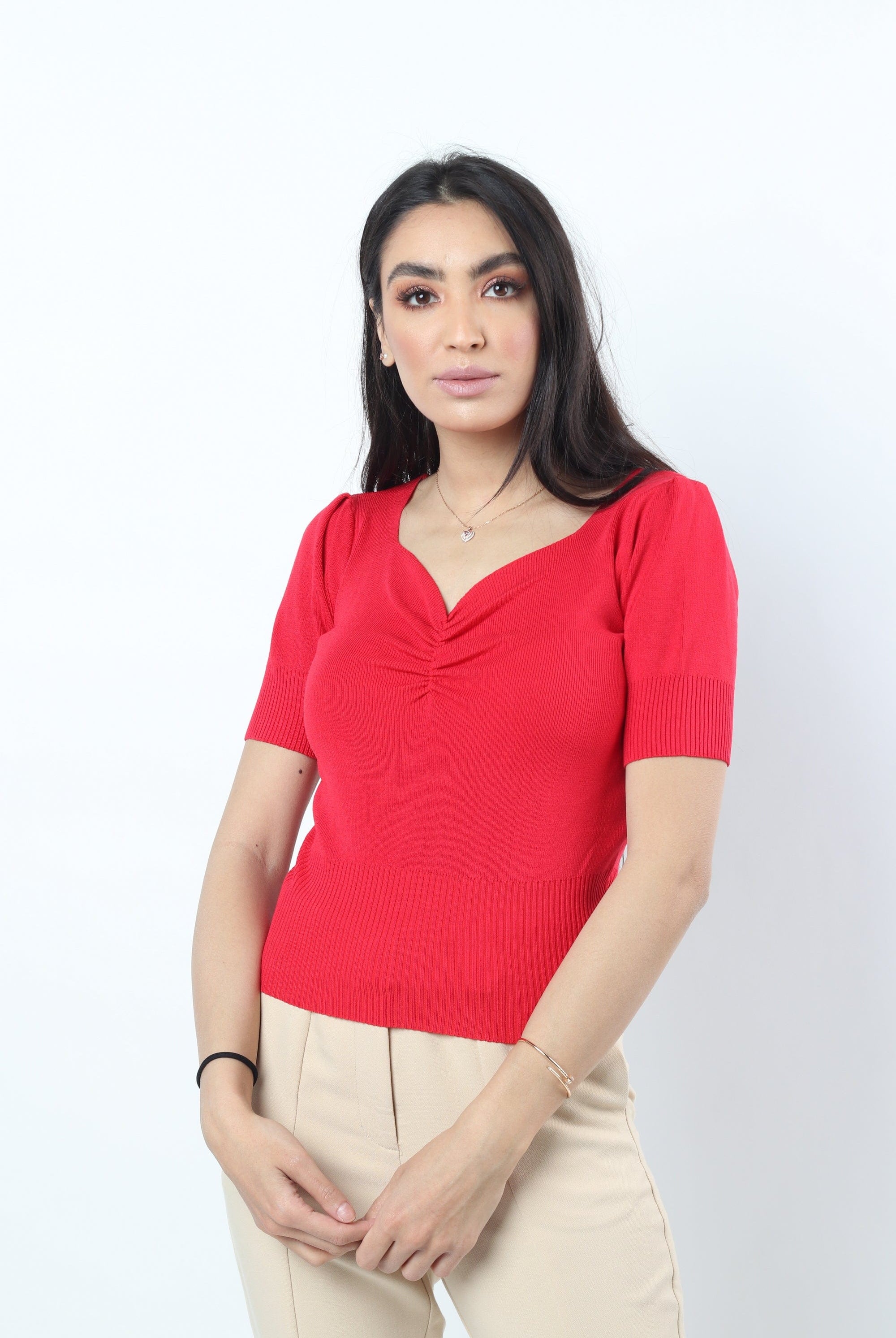 نتشي بلوزة قطنية مكشكشة من الصدر كم قصير نسائي