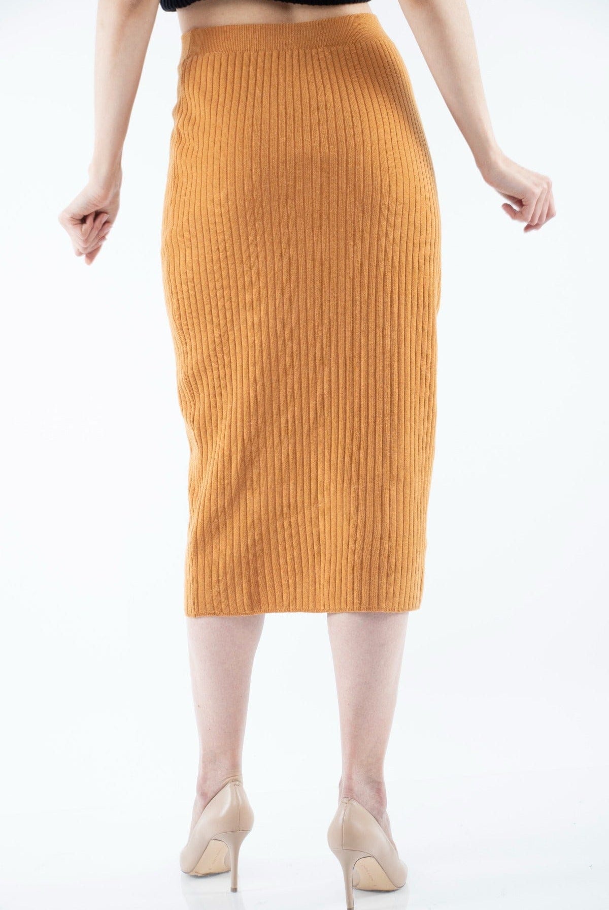 نتشي تنورة ميدي محبوكة بتصميم مضلع سادة