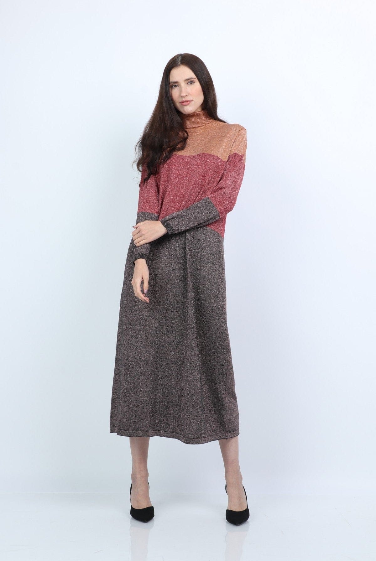 نتشي فستان ميدي صوف شتوي بأكمام طويلة