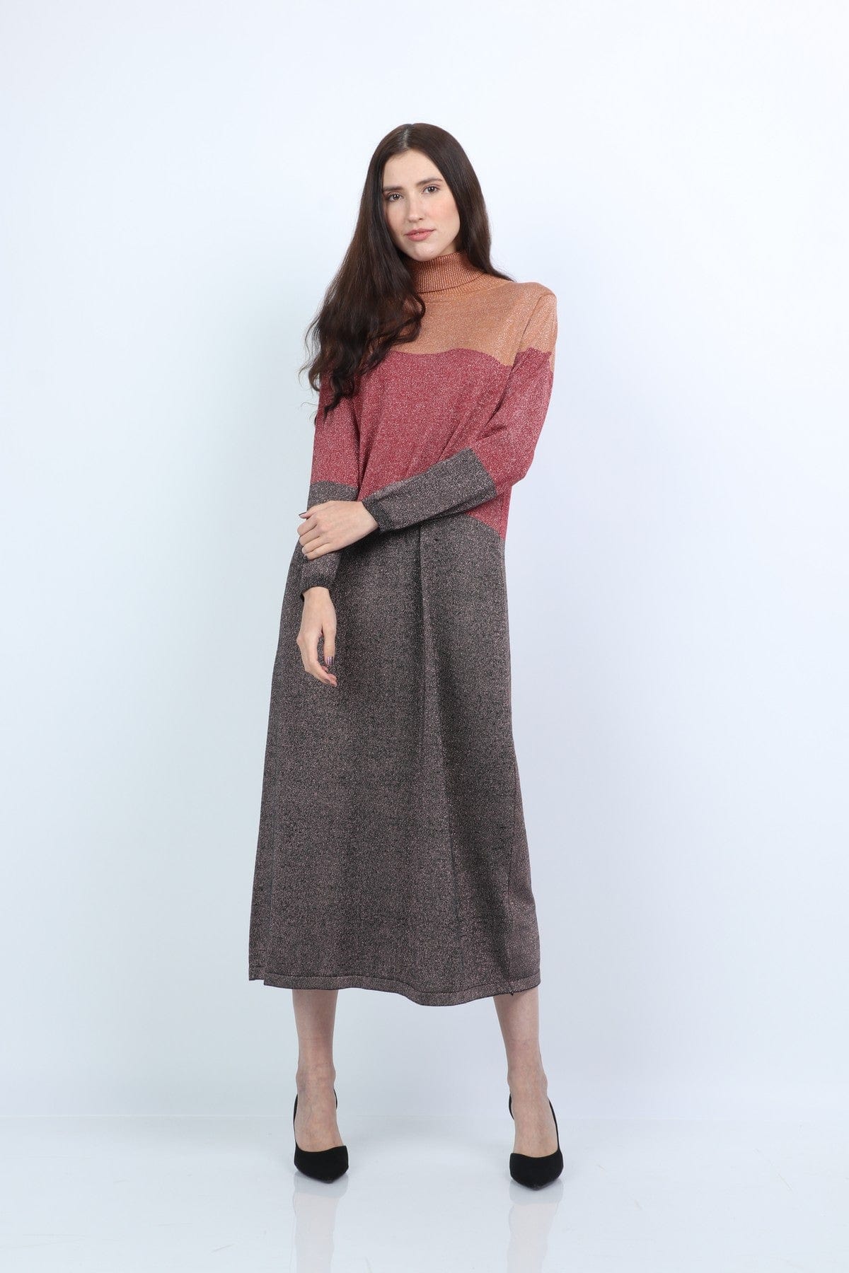 نتشي فستان ميدي صوف شتوي بأكمام طويلة