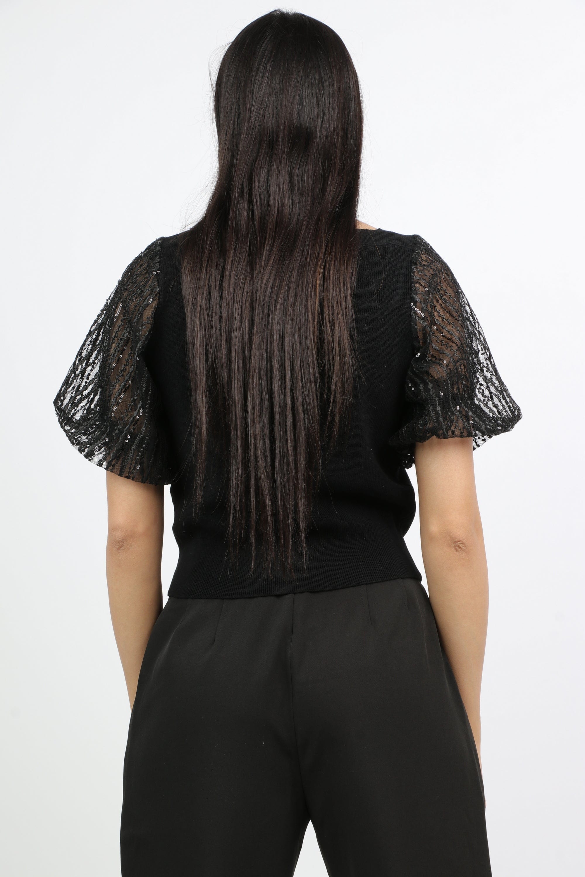 نتشي بلوزة سادة بأزرار أمامية كم قصير بف سواريه نسائي