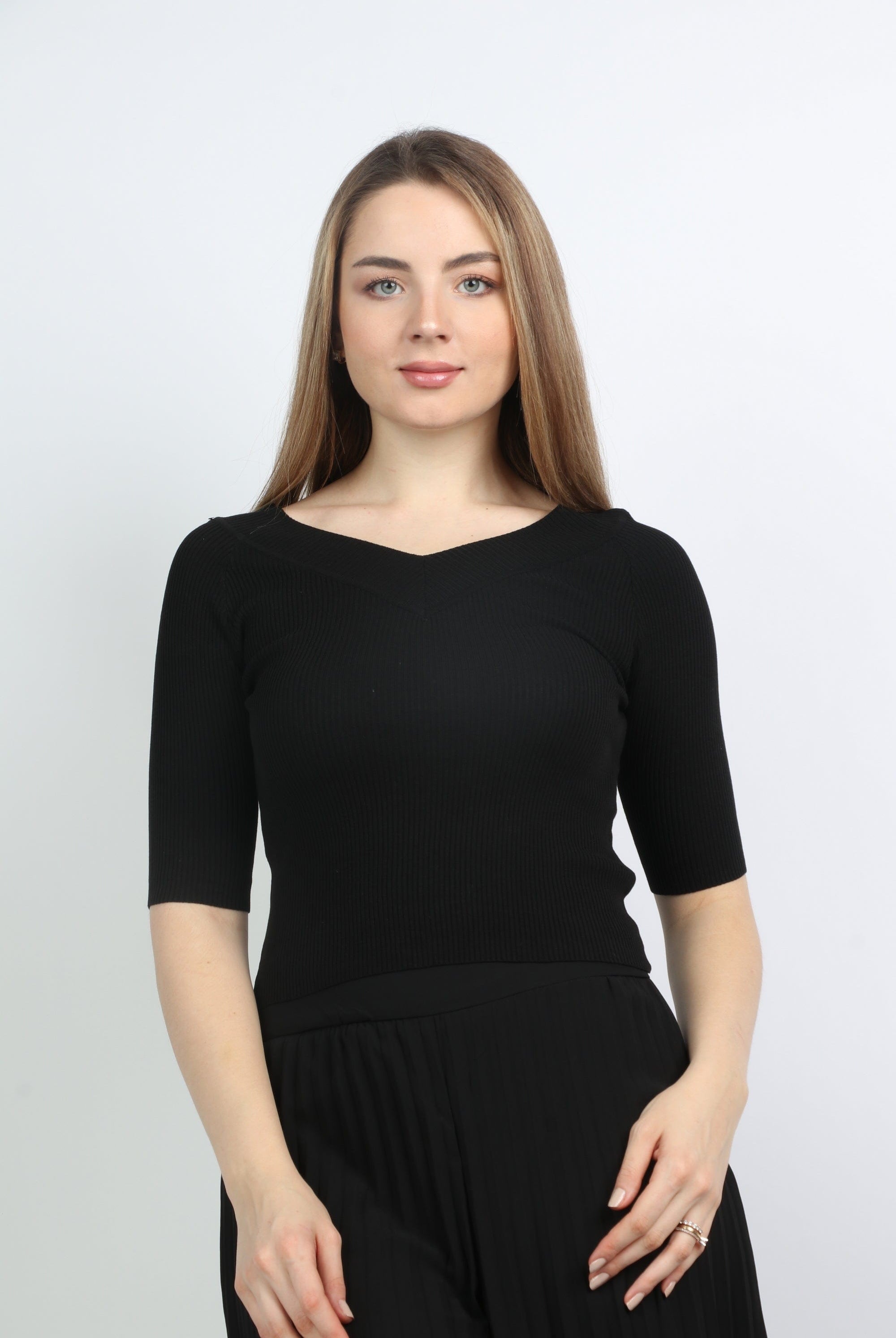 نتشي بلوزة سادة رقبة سبعة نص كم نسائي