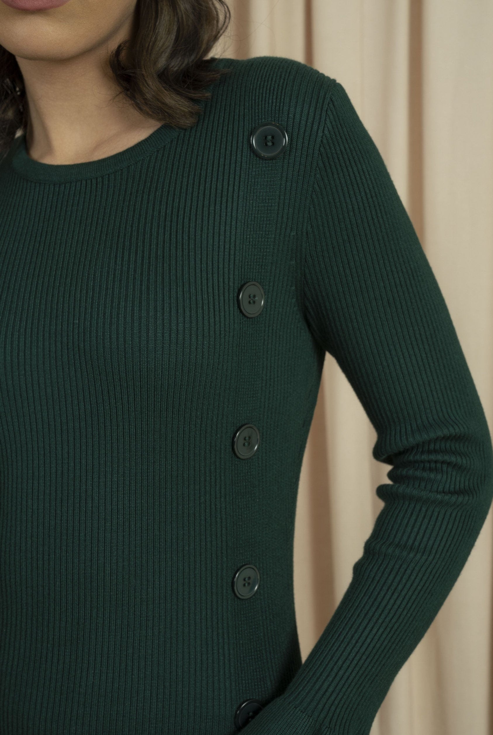 نتشي فستان ضيق نسائي ميدي بأزرار أمامية