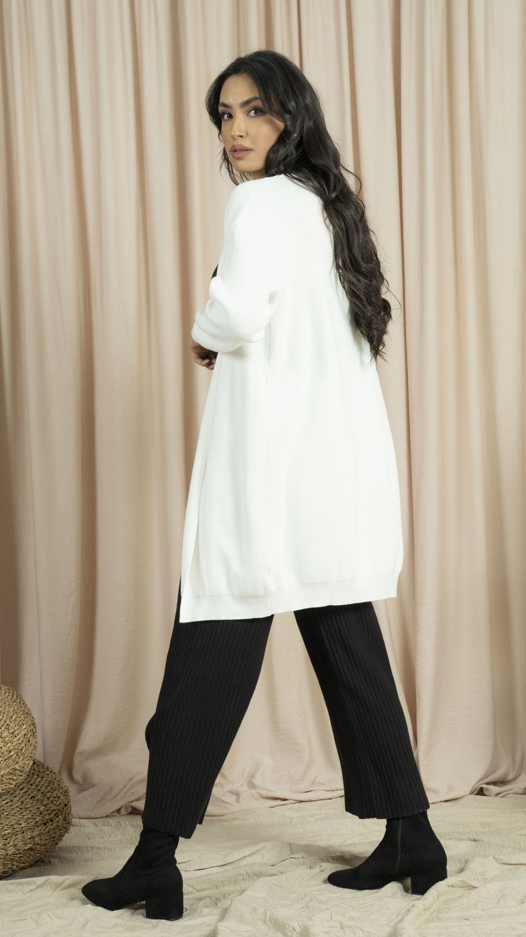 نتشي جاكيت طويل نسائي منسوج