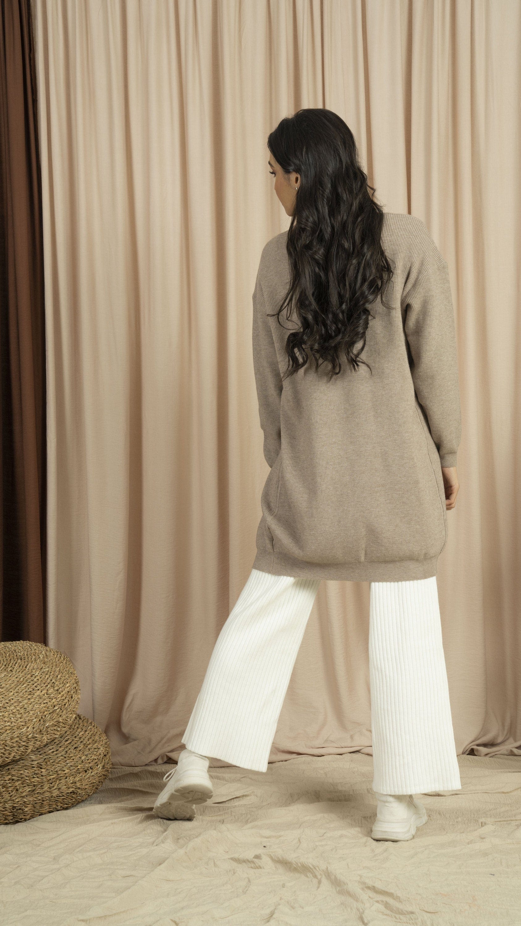 نتشي جاكيت طويل نسائي منسوج