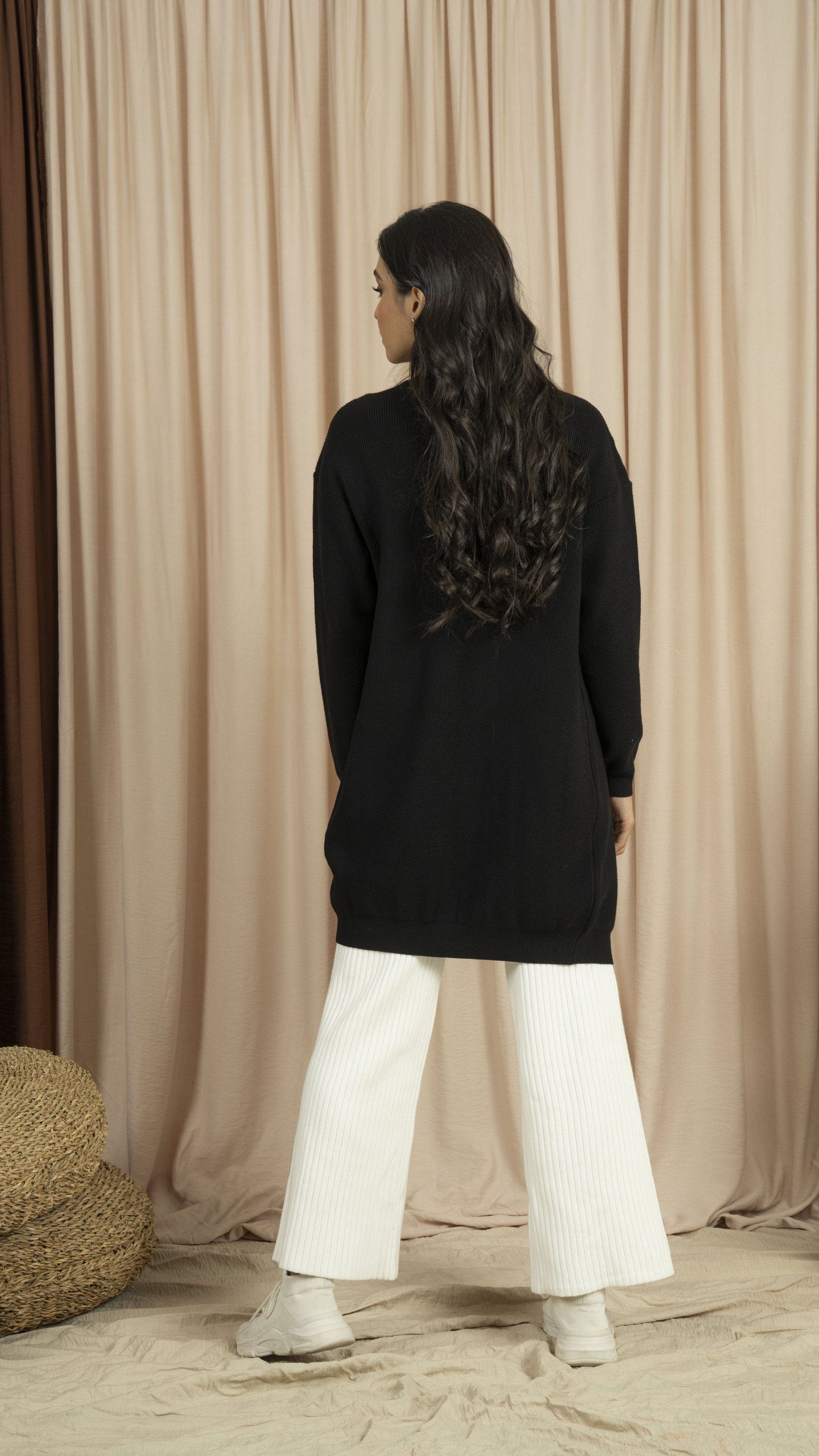 نتشي جاكيت طويل نسائي منسوج