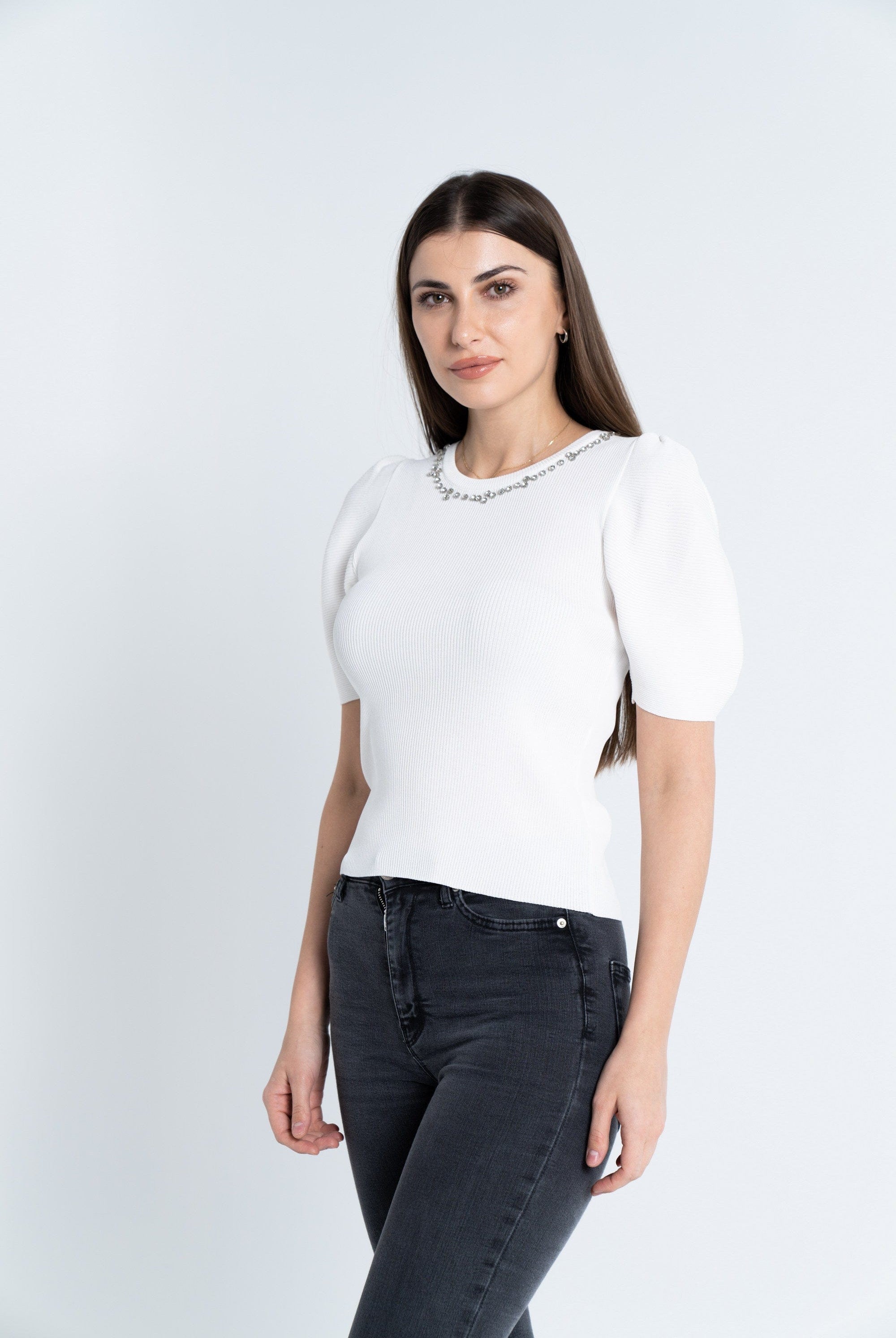 نتشي توب مضلع كم قصير بف بتطريز على الياقة نسائي