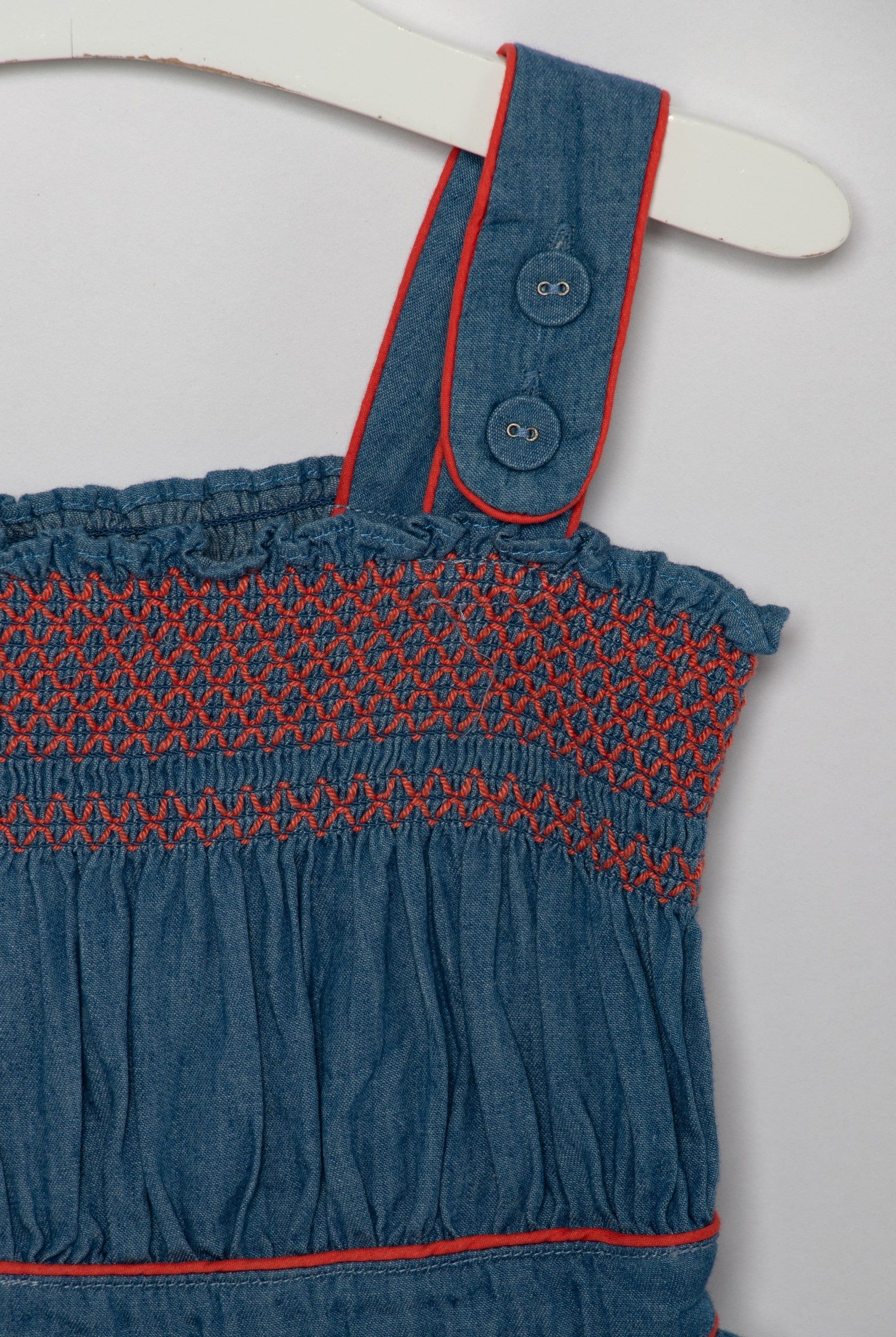 جينجرسنابس فستان جينز مخصر مطرز من أعلى حمالات بناتي أزرق/سط