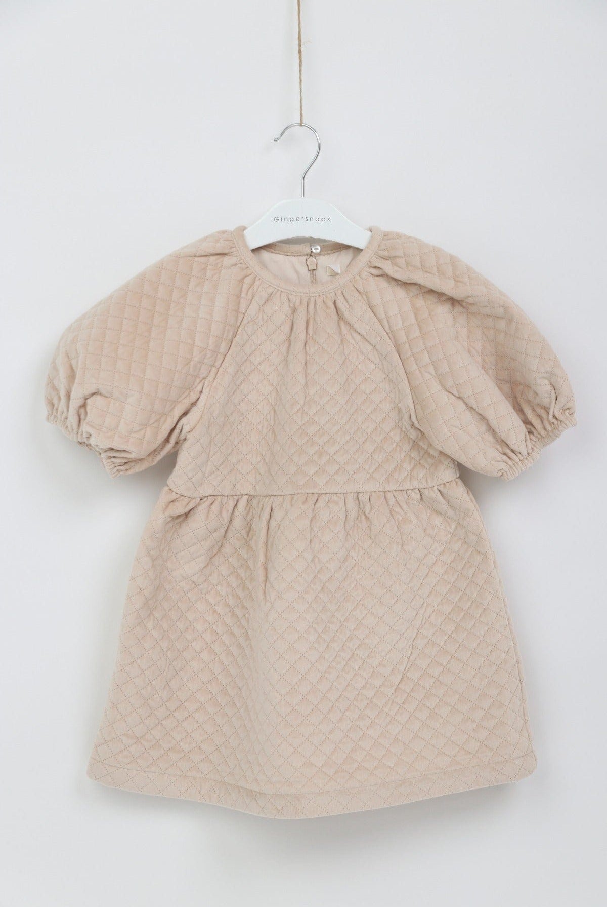 جينجرسنابس فستان بمب قصير كم قصير بف بناتي بيج فاتح