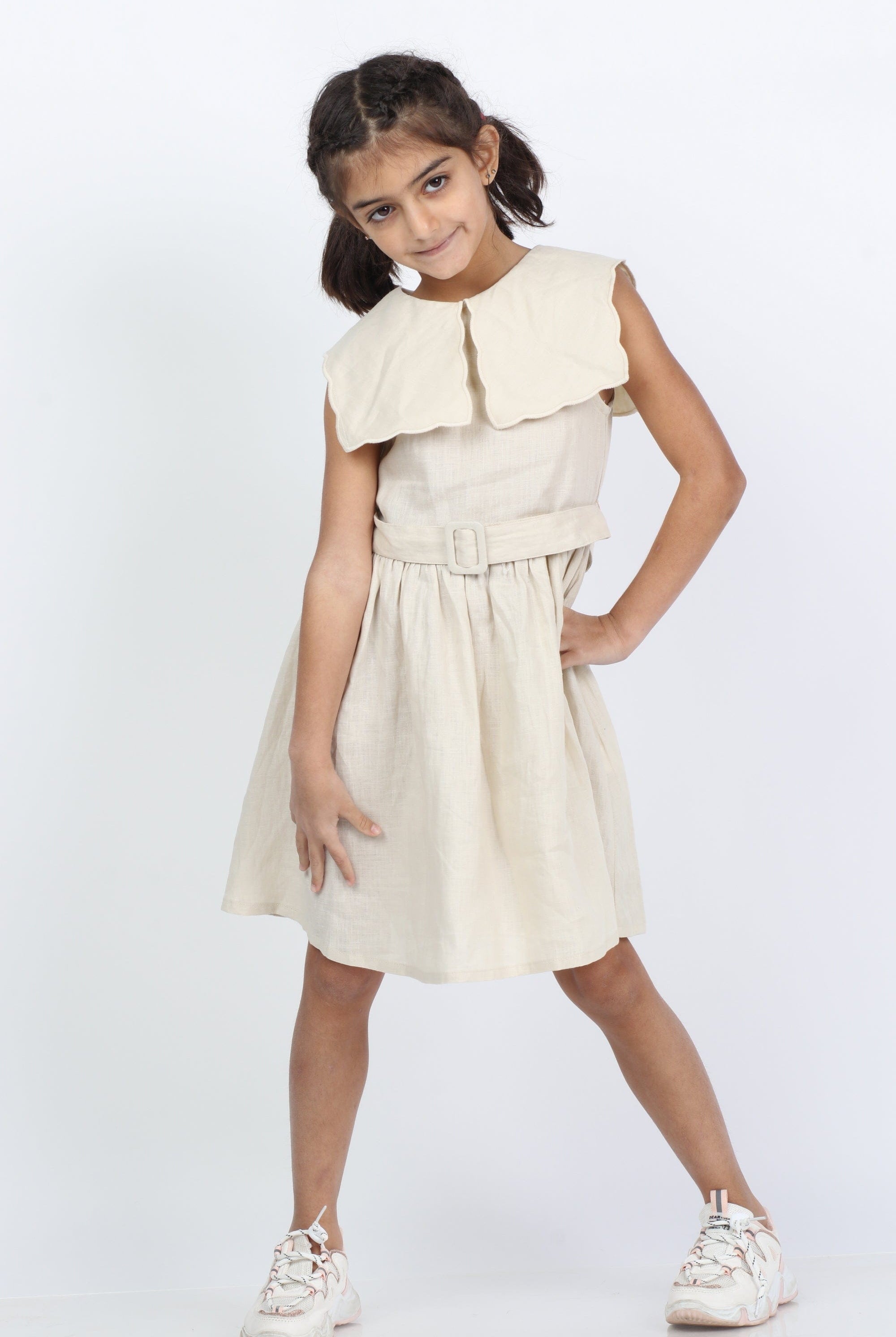 جينجرسنابس فستان بناتي سادة مكشكش من الصدر كت بني