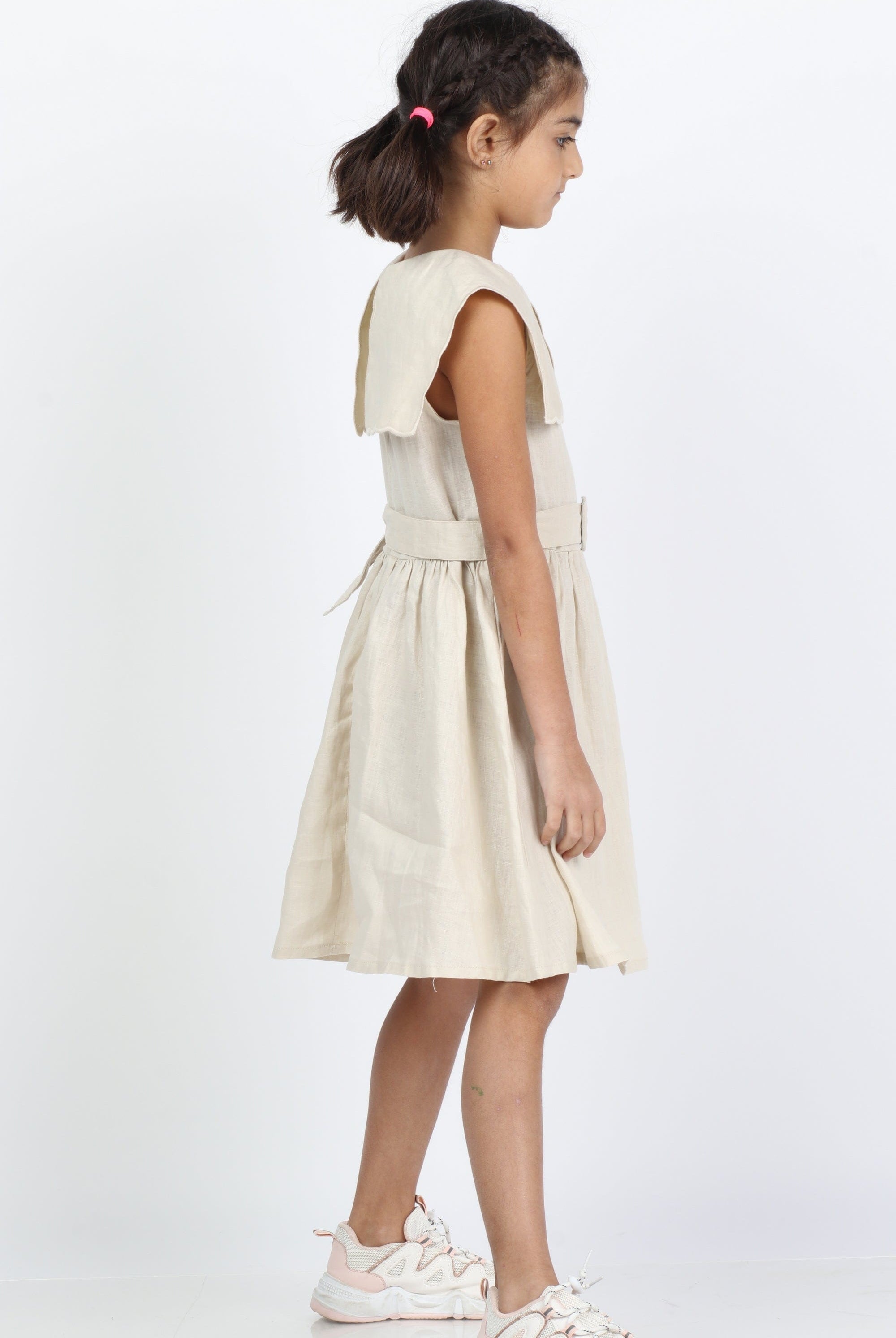 جينجرسنابس فستان بناتي سادة مكشكش من الصدر كت بني