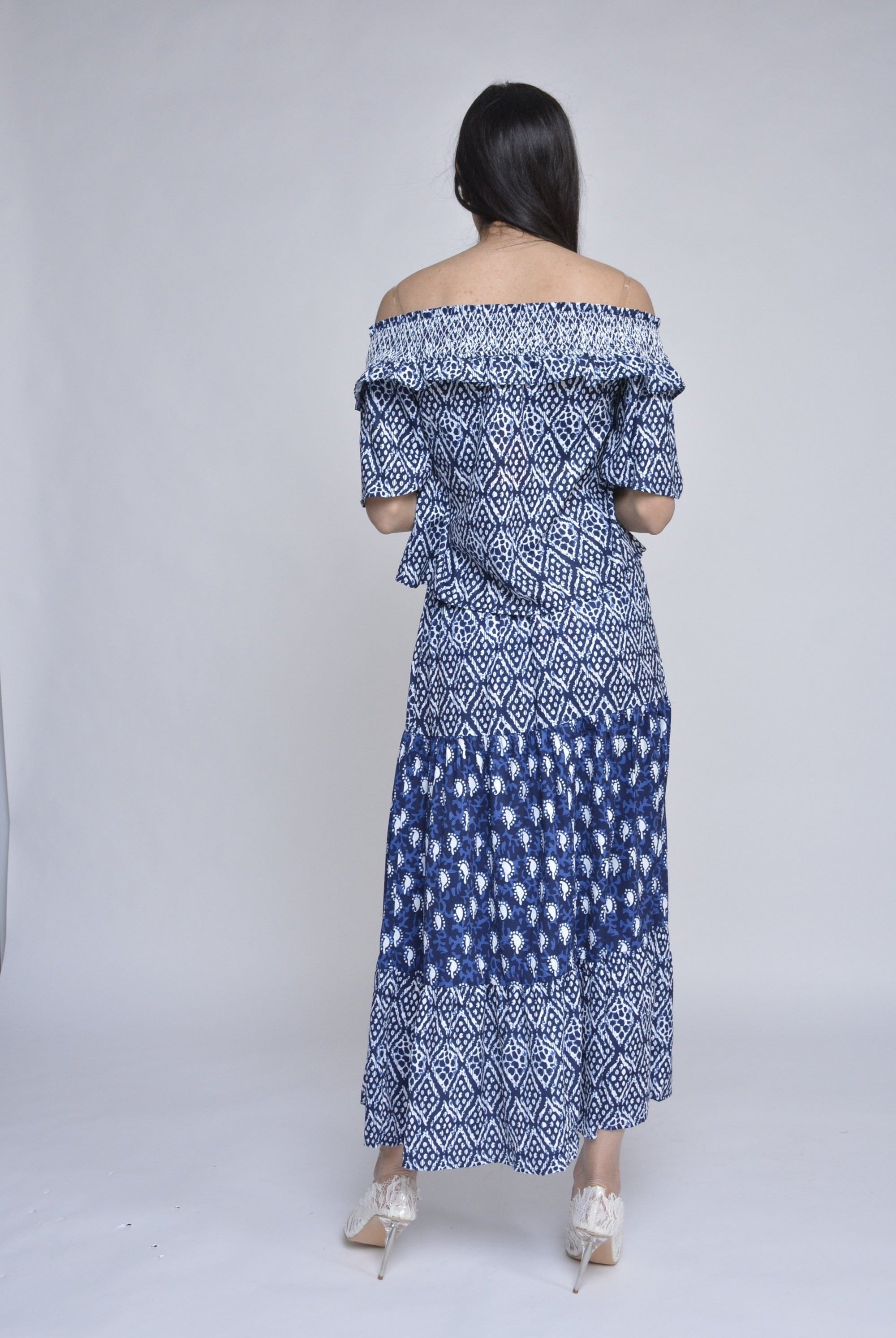 نتشي بلوزة منقوشة رقبة دائرية كم قصير واسع مفتوح نسائي