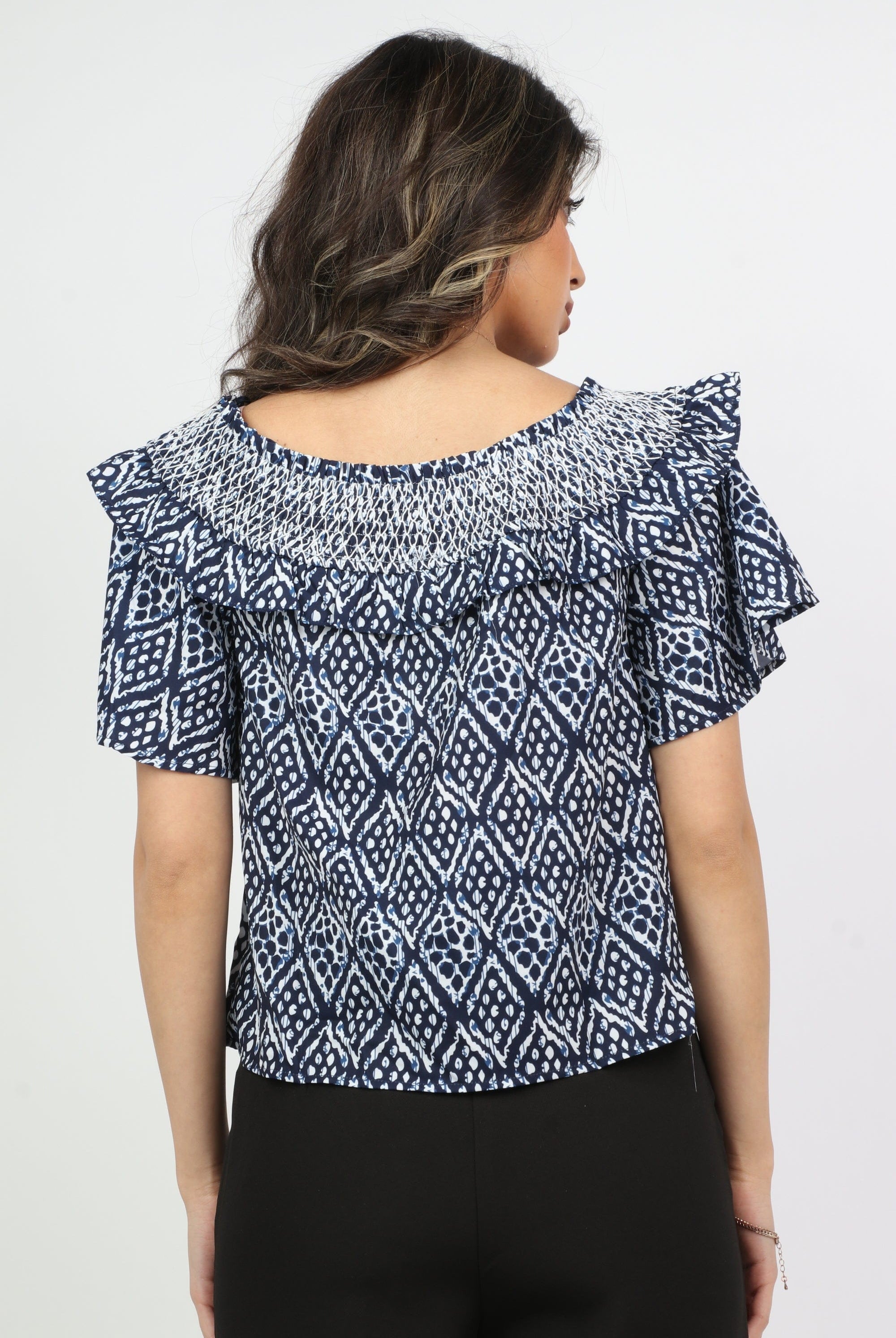 نتشي بلوزة منقوشة رقبة دائرية كم قصير واسع مفتوح نسائي