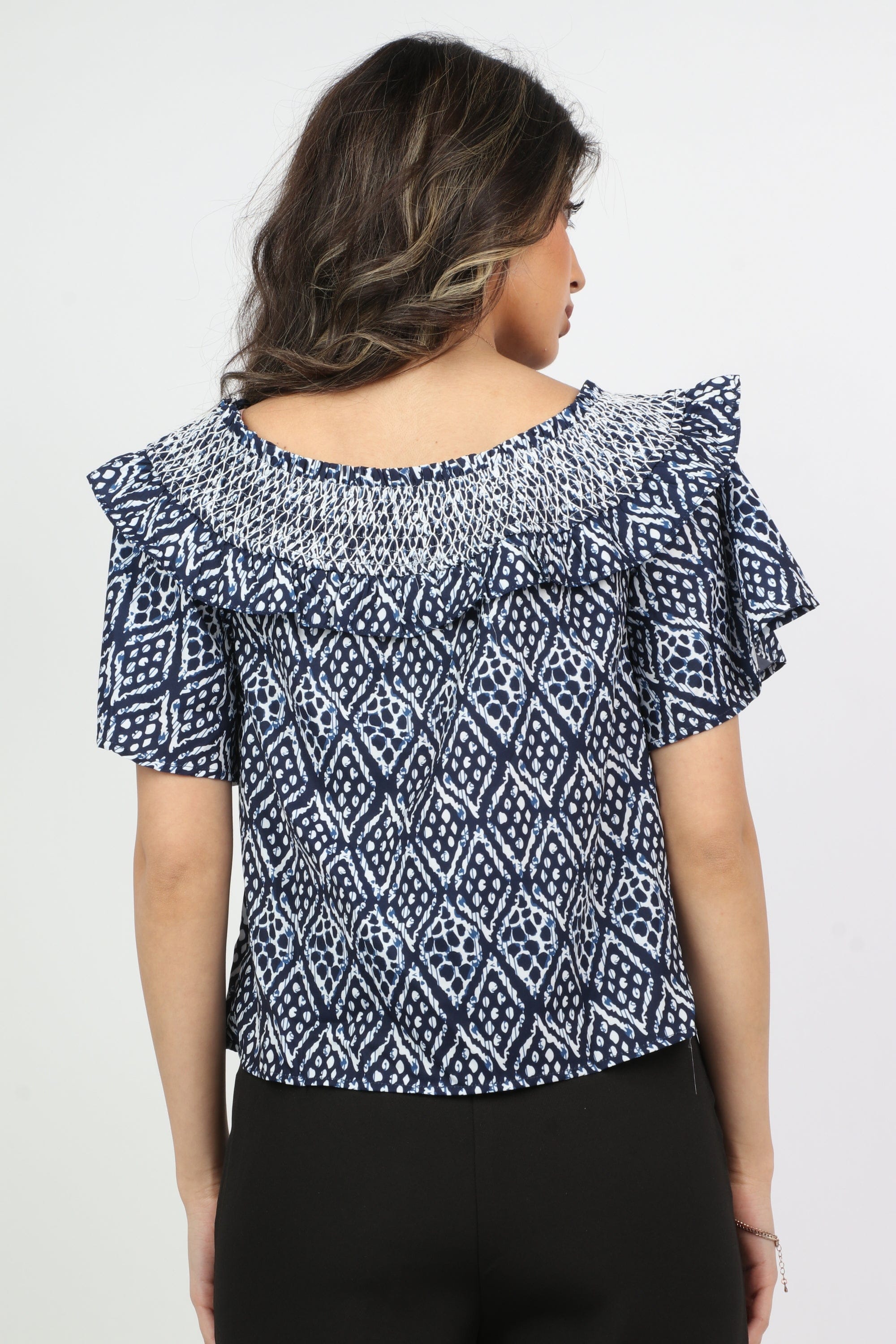 نتشي بلوزة منقوشة رقبة دائرية كم قصير واسع مفتوح نسائي