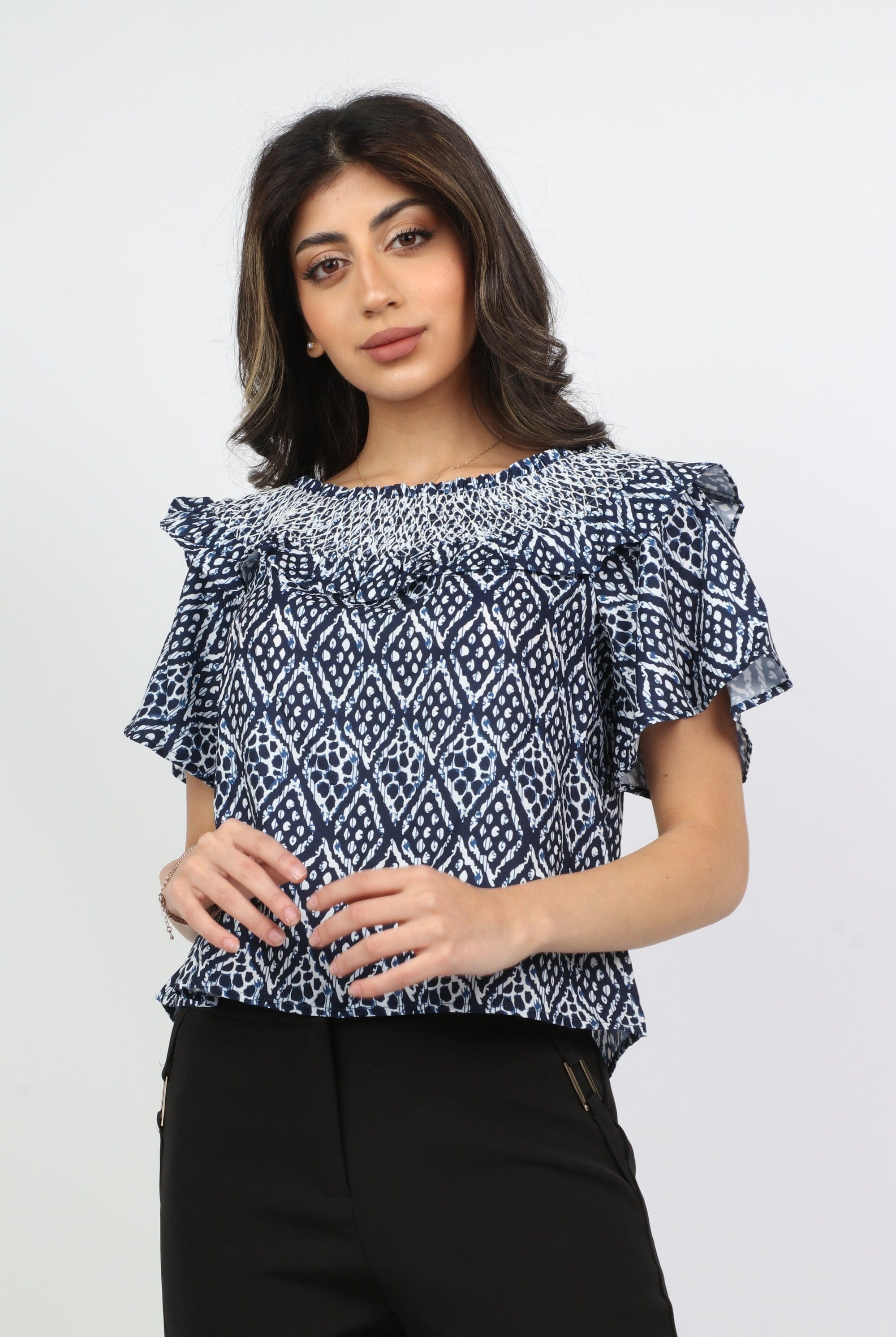 نتشي بلوزة منقوشة رقبة دائرية كم قصير واسع مفتوح نسائي