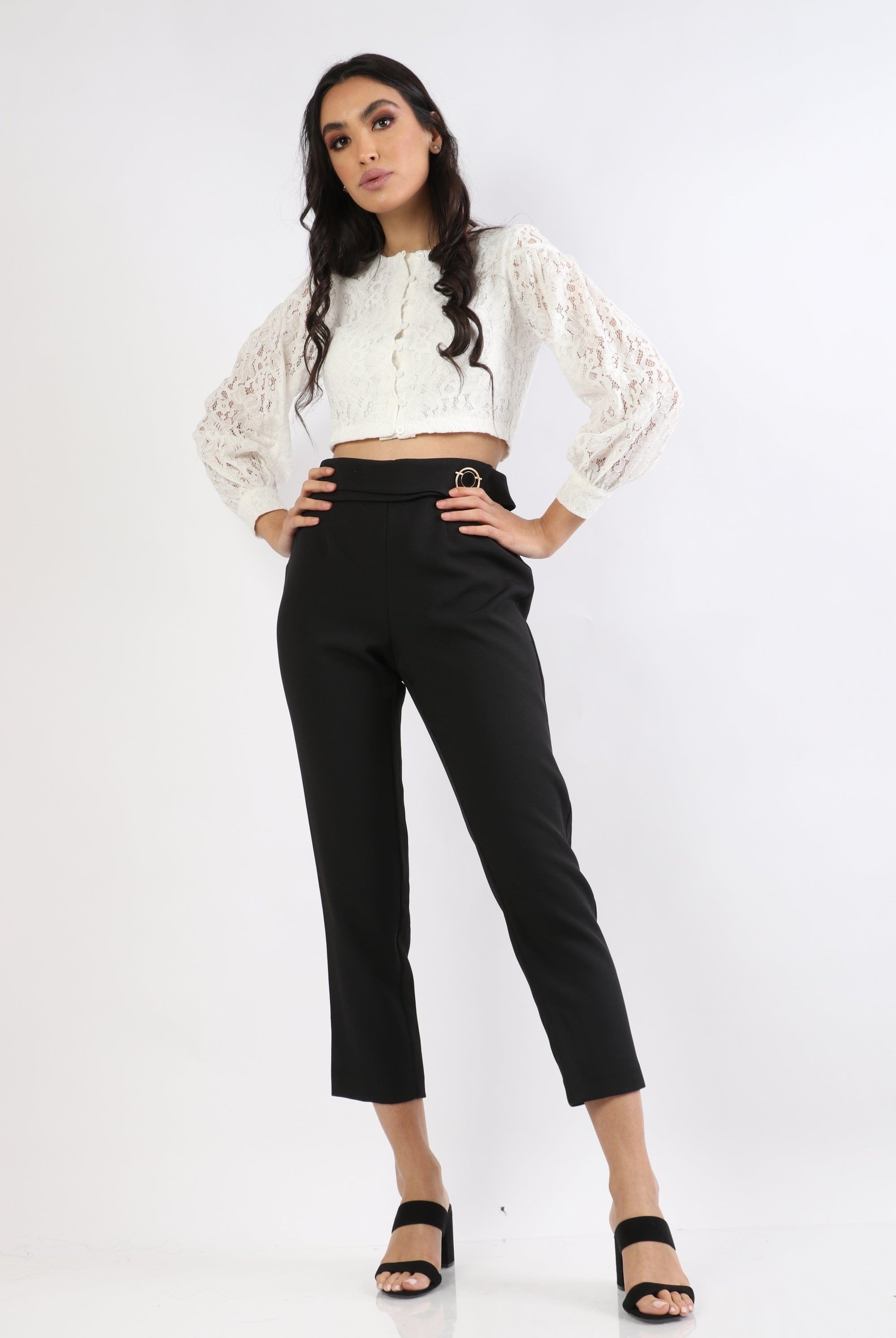 نتشي بلوزة دانتيل نص بطن بأزرار أمامية كم طويل نسائي