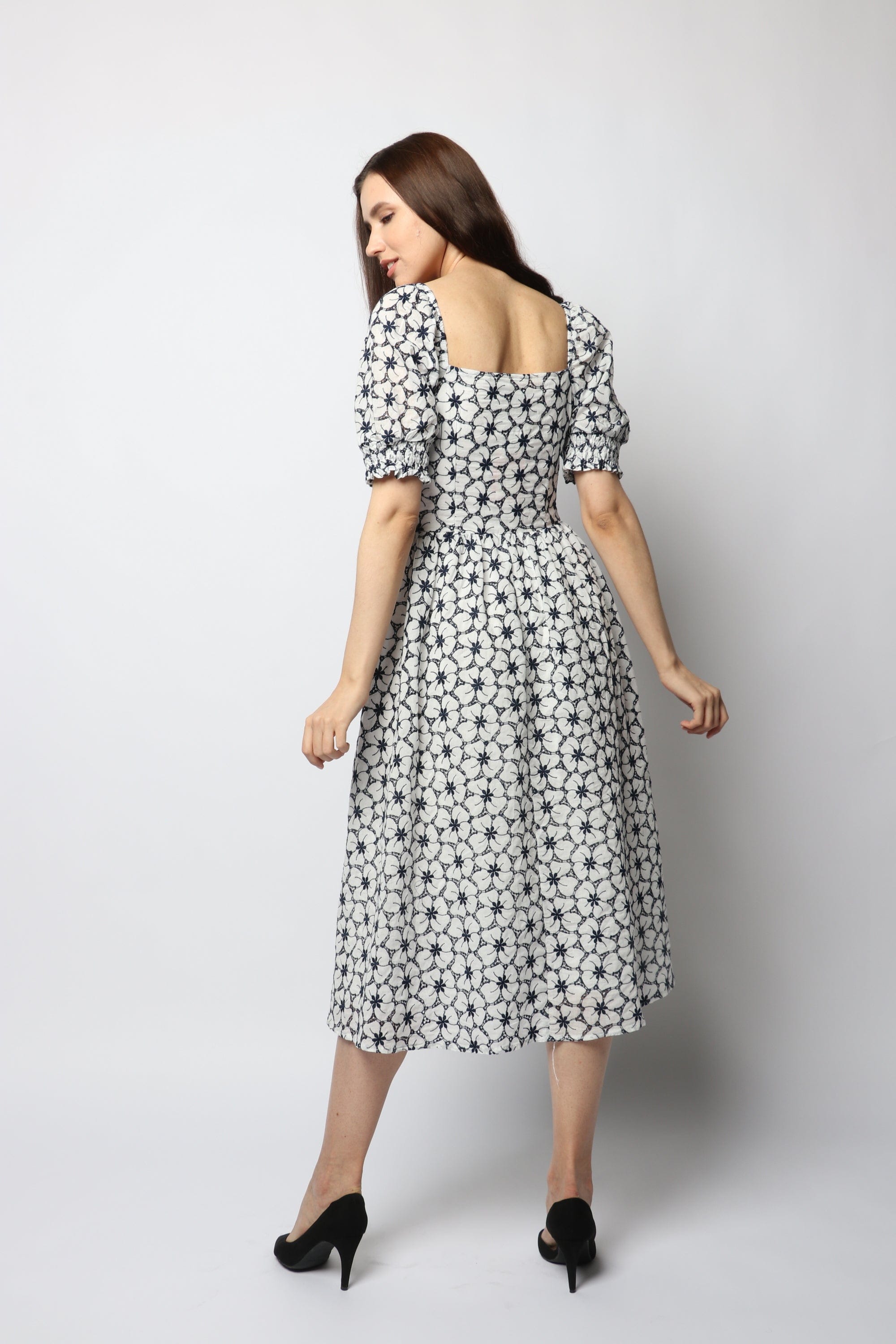 نتشي فستان ميدي منقوش نسائي