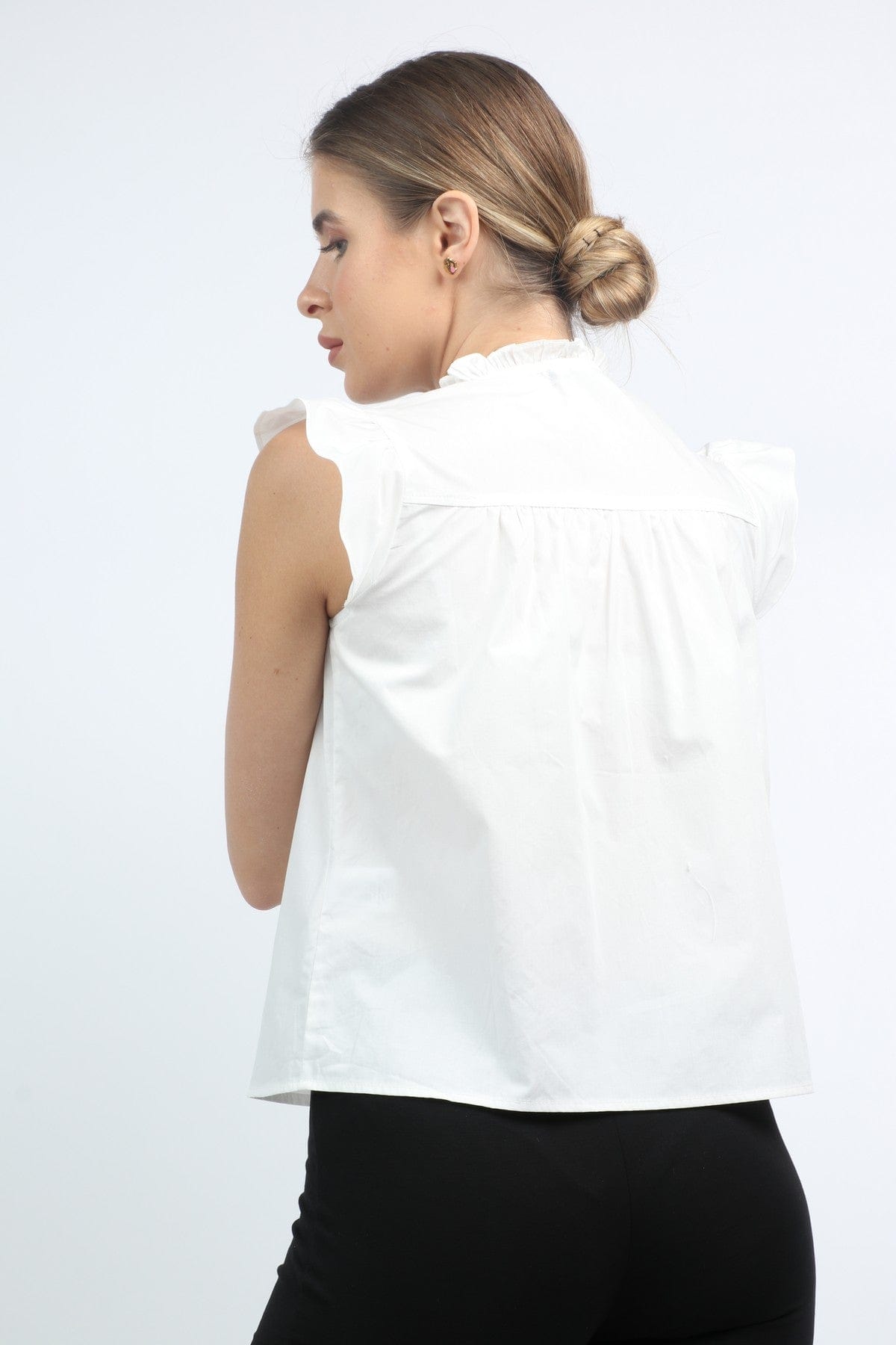 نتشي بلوزة دانتيل على الصدر كم قصير مكشكش نسائي أوف وايت