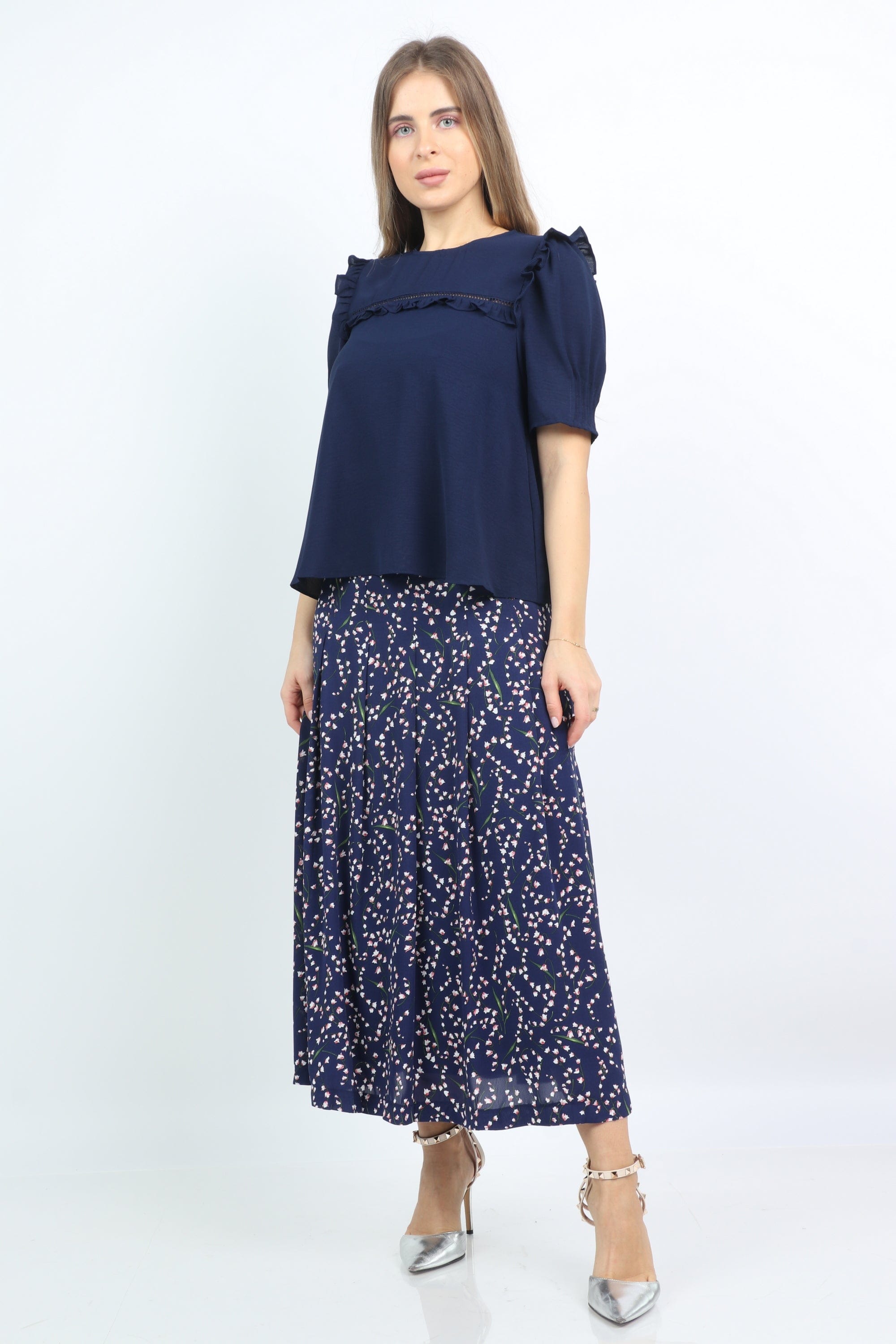 نتشي بلوزة رسمية بكشكشة عند الصدر وأكمام قصيرة منفوخة نسائي