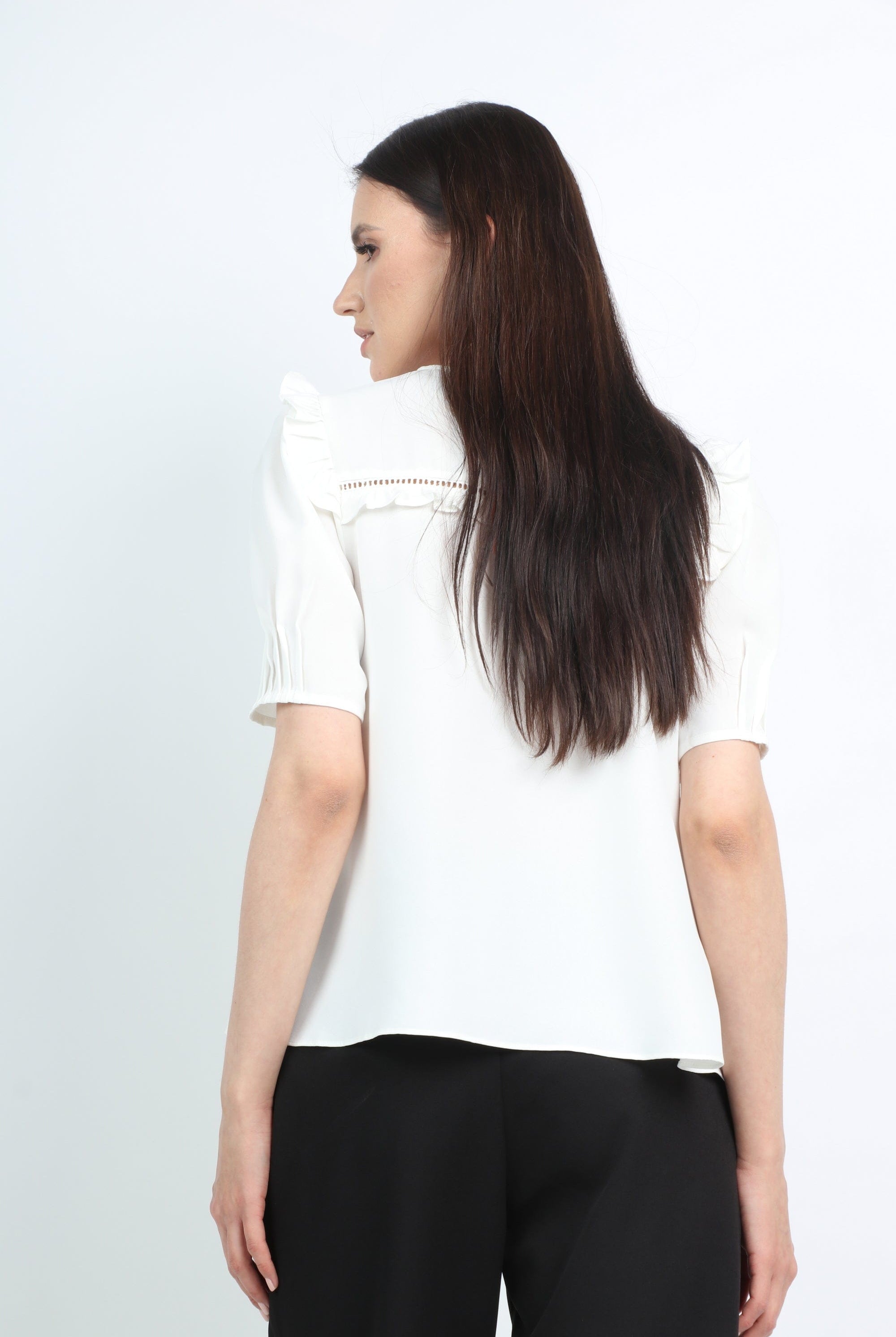 نتشي بلوزة رسمية بكشكشة عند الصدر وأكمام قصيرة منفوخة نسائي