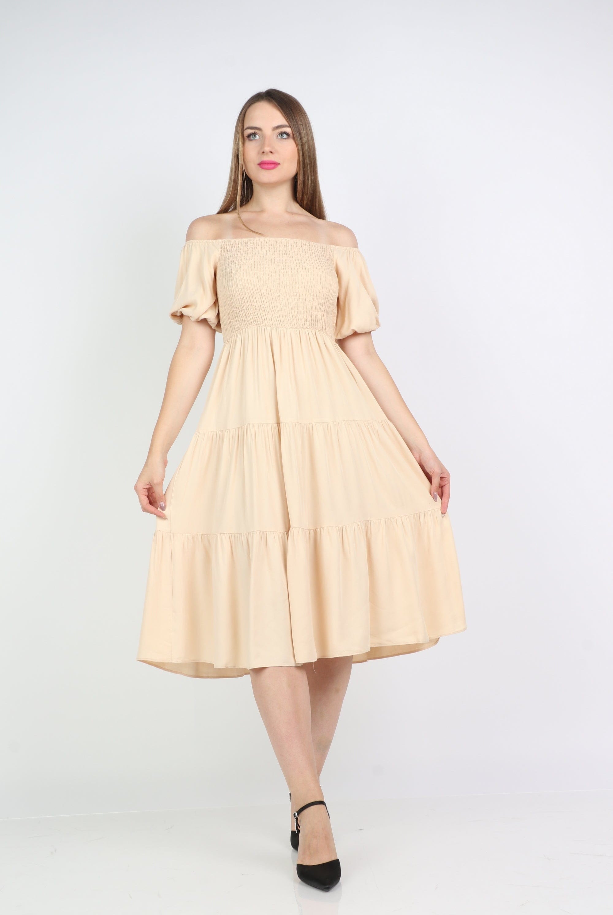 نتشي فستان ميدي أوف شولدر منفوش بكم قصير