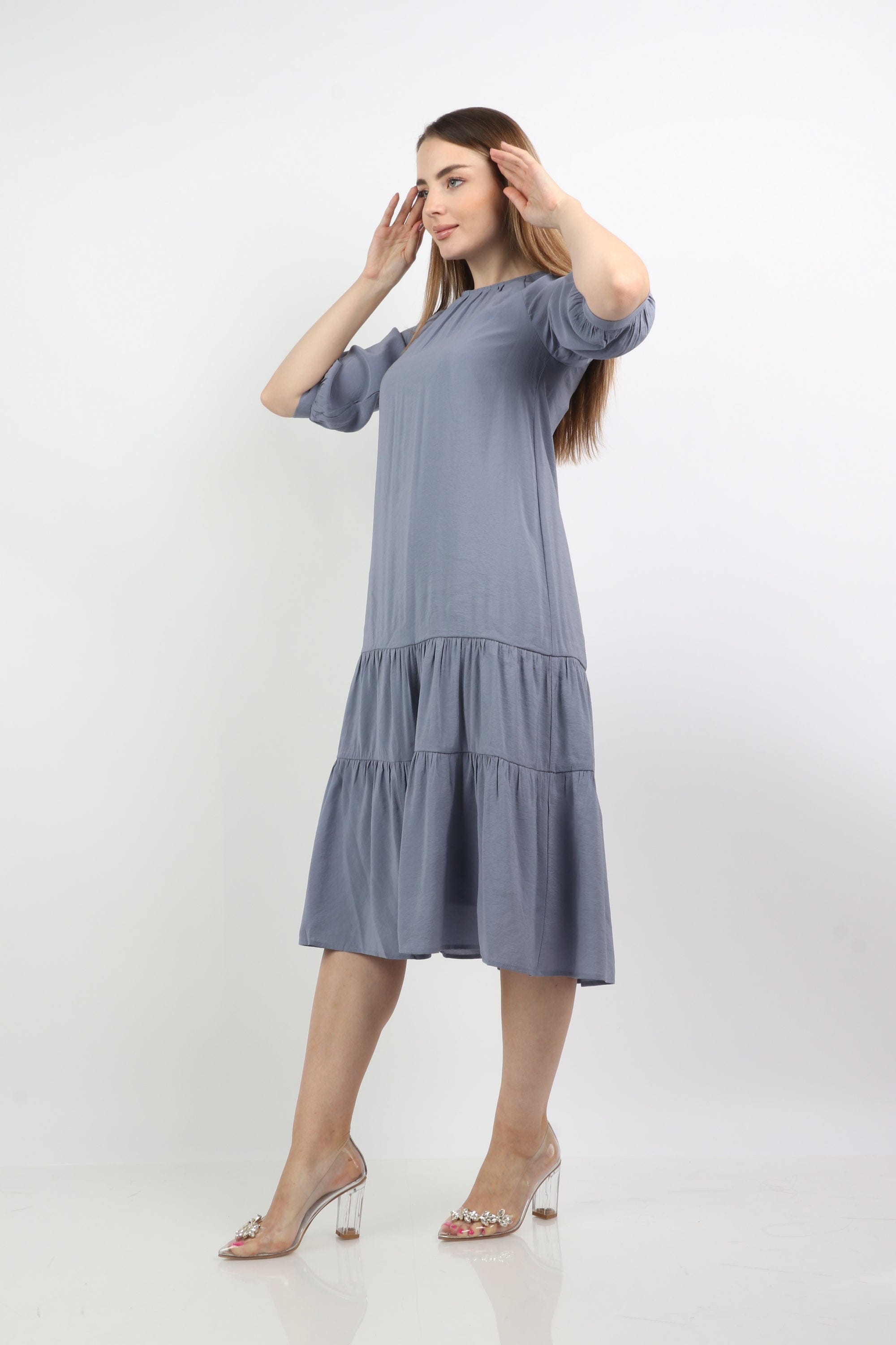 نتشي فستان ميدي مكشكش سادة كم قصير