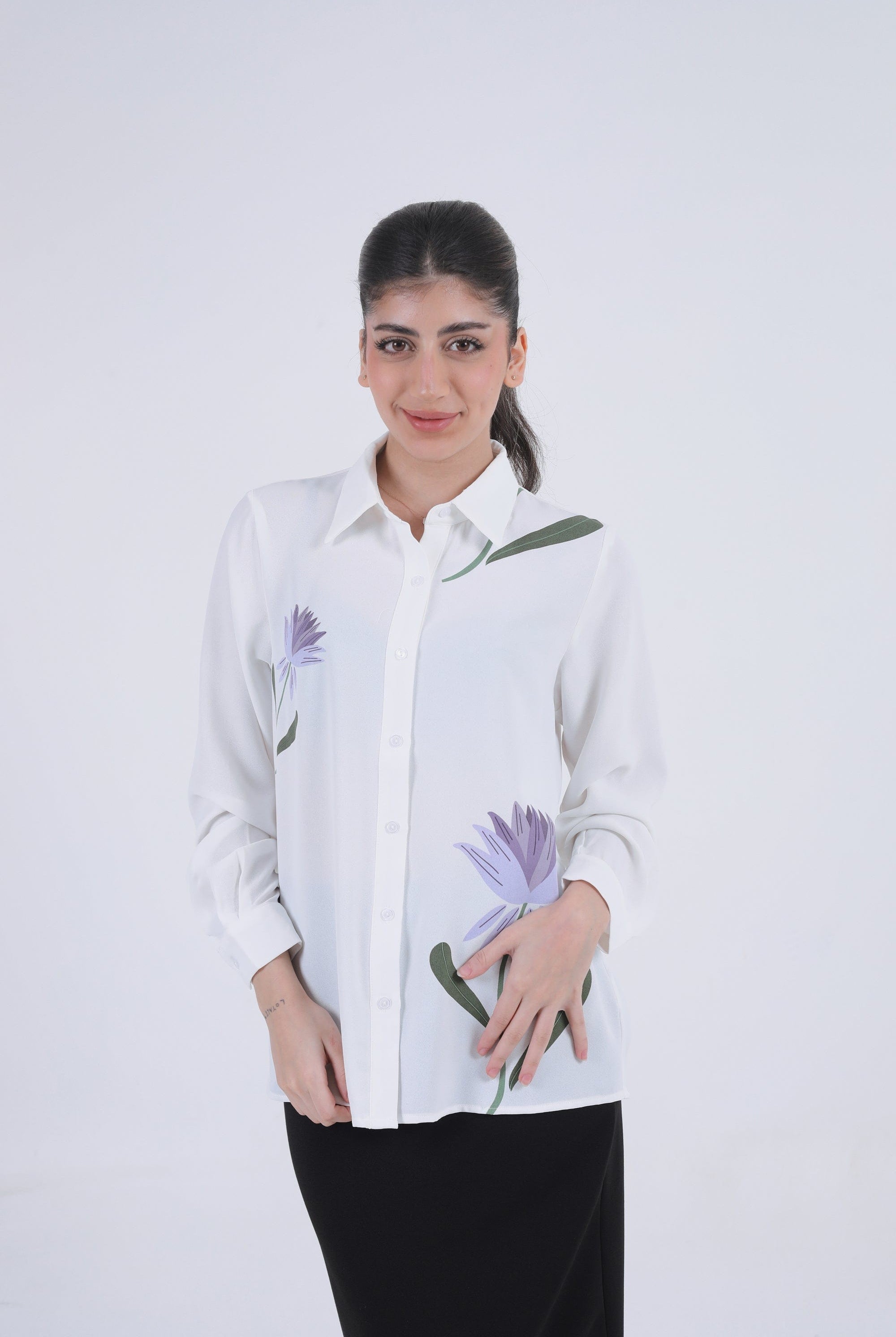 نتشي قميص بطبعة ورود كبيرة كم طويل نسائي