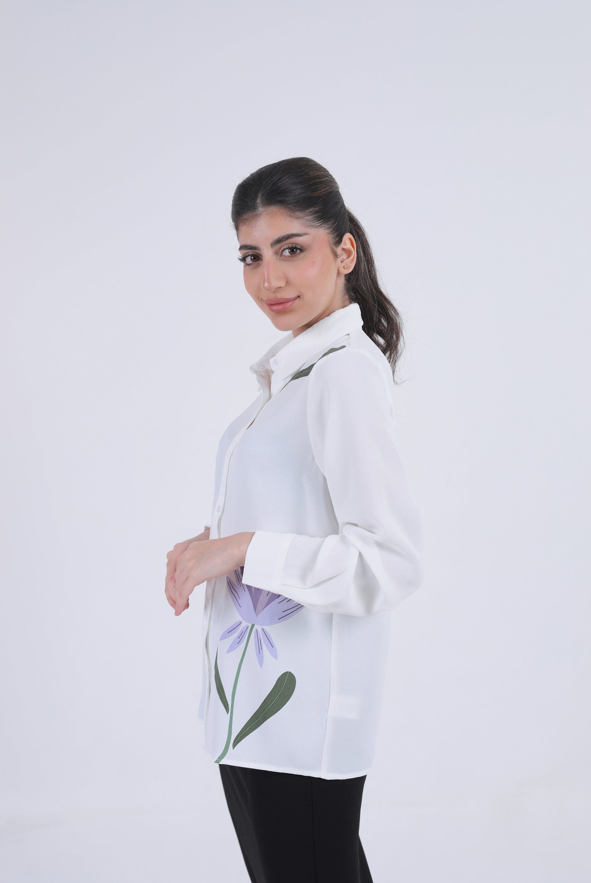 نتشي قميص بطبعة ورود كبيرة كم طويل نسائي