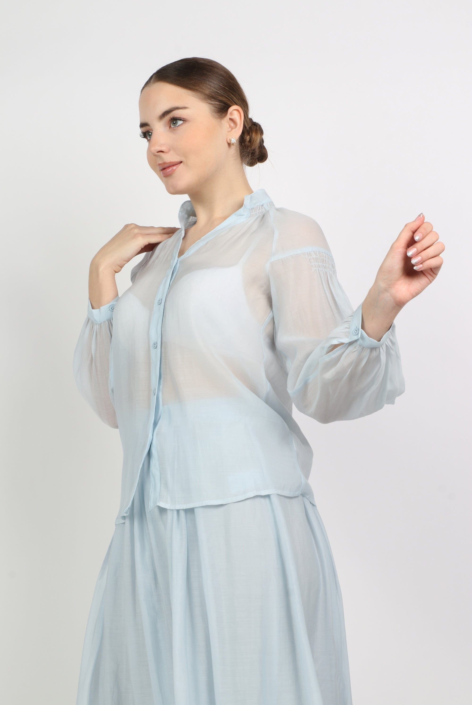 نتشي قميص شيفون شفاف بأزرار أمامية كم طويل