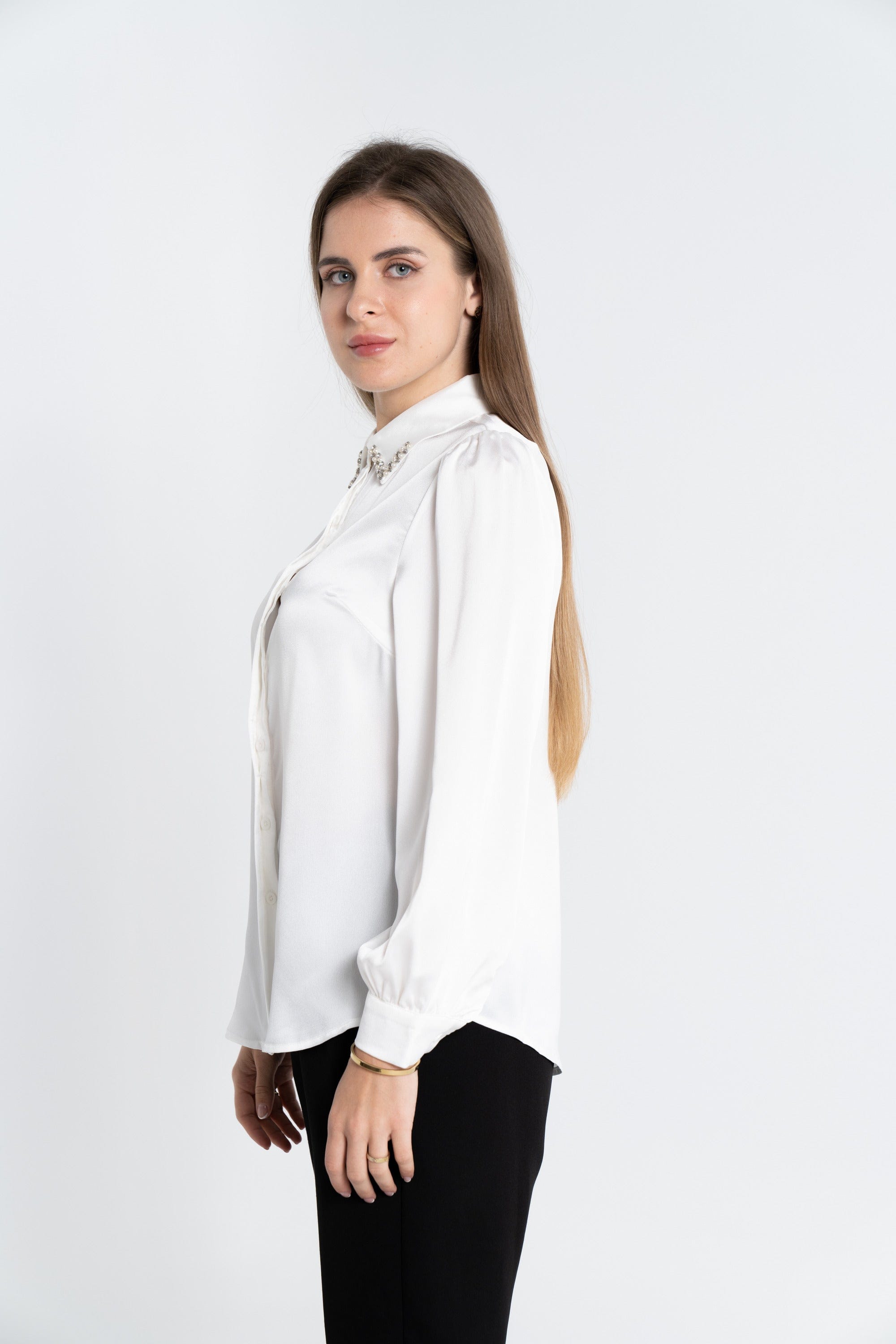 نتشي قميص كلاسيك سادة بياقة مطرزة كم طويل نسائي