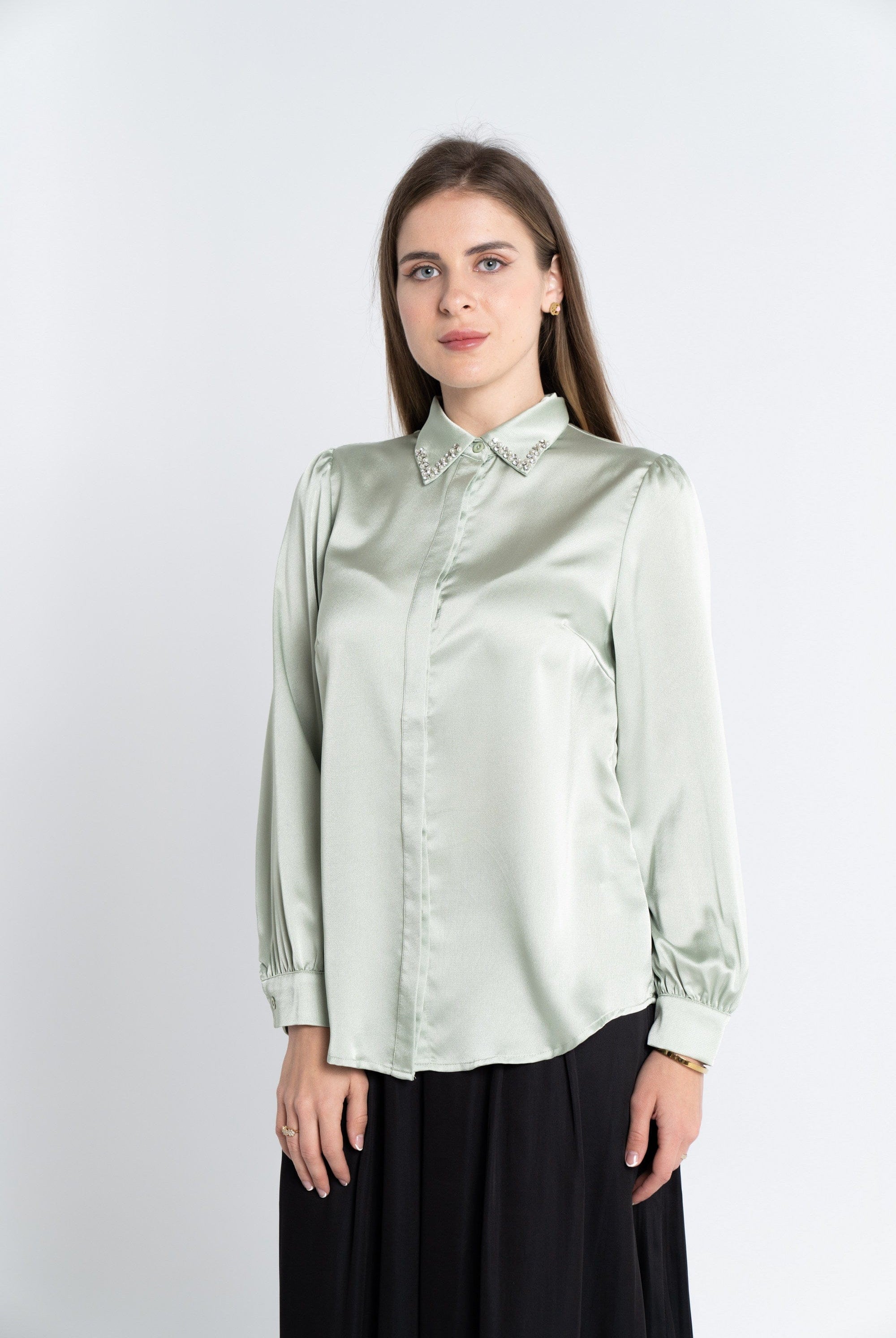 نتشي قميص كلاسيك سادة بياقة مطرزة كم طويل نسائي