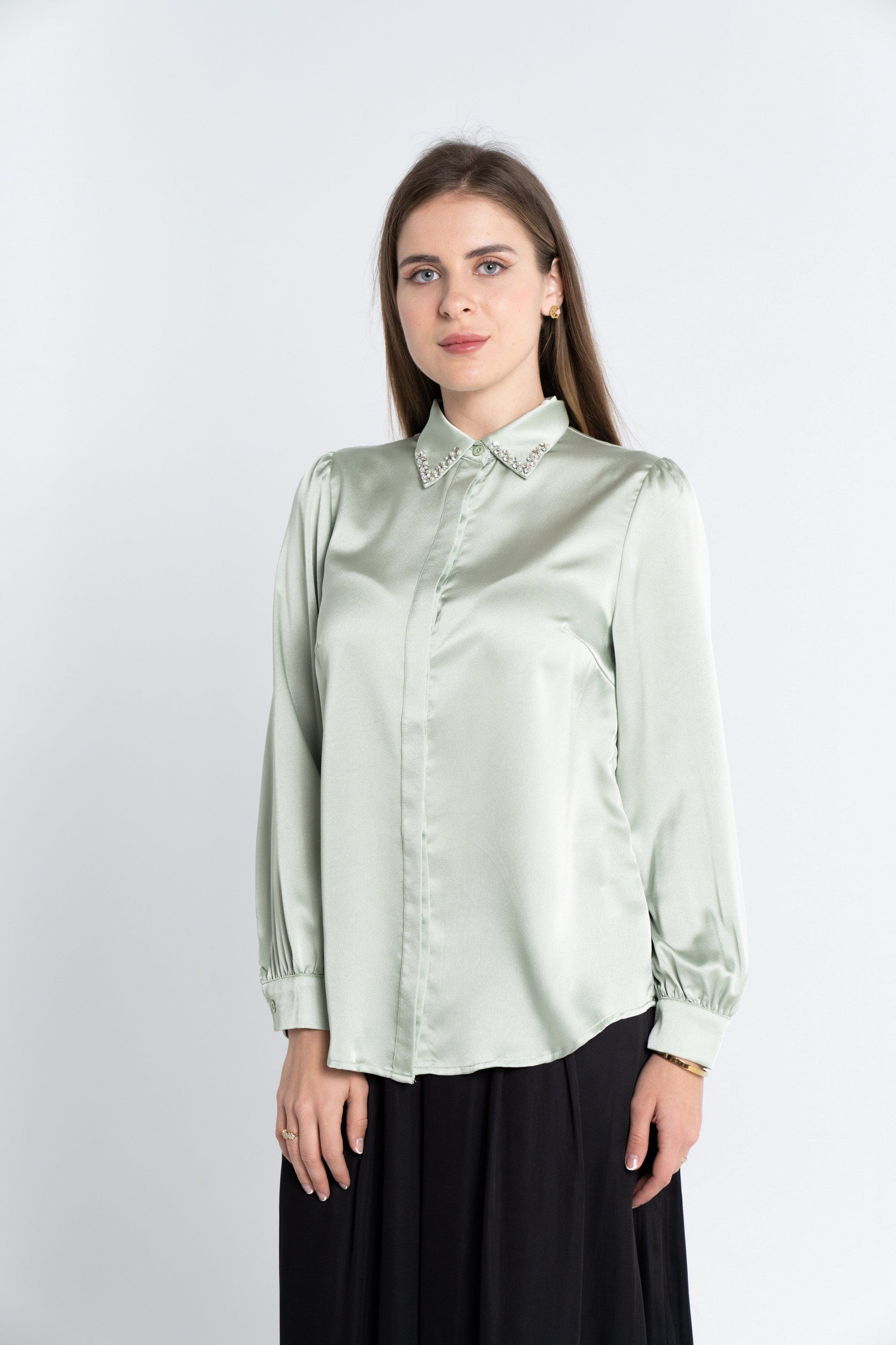 نتشي قميص كلاسيك سادة بياقة مطرزة كم طويل نسائي