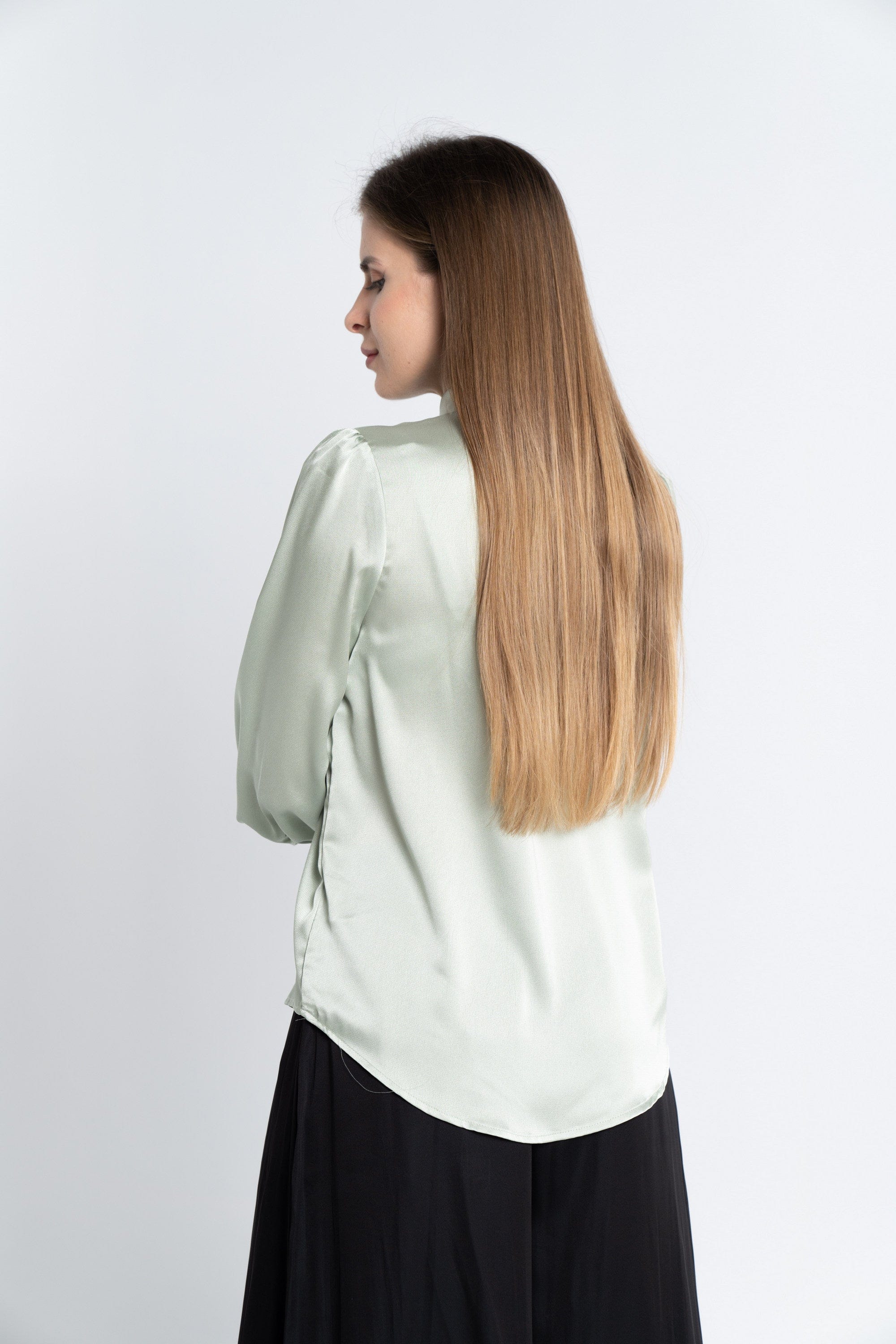 نتشي قميص كلاسيك سادة بياقة مطرزة كم طويل نسائي