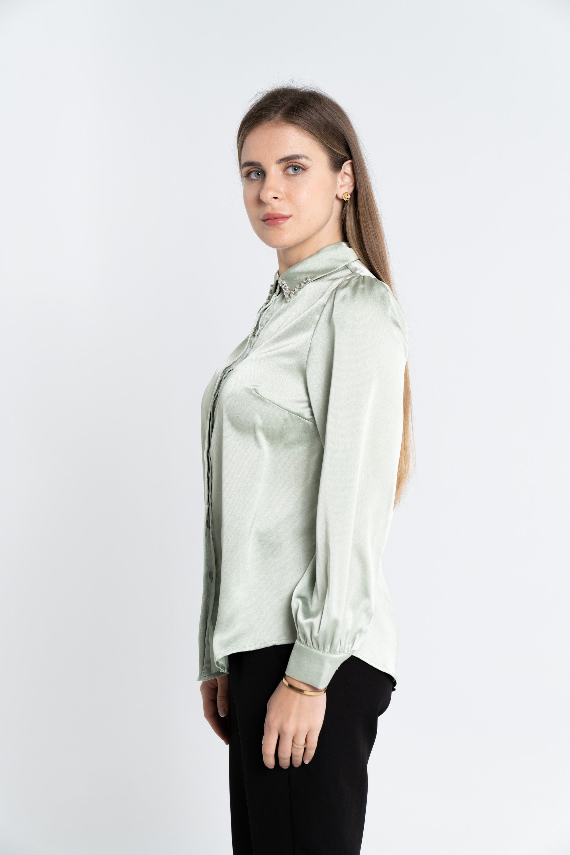 نتشي قميص كلاسيك سادة بياقة مطرزة كم طويل نسائي