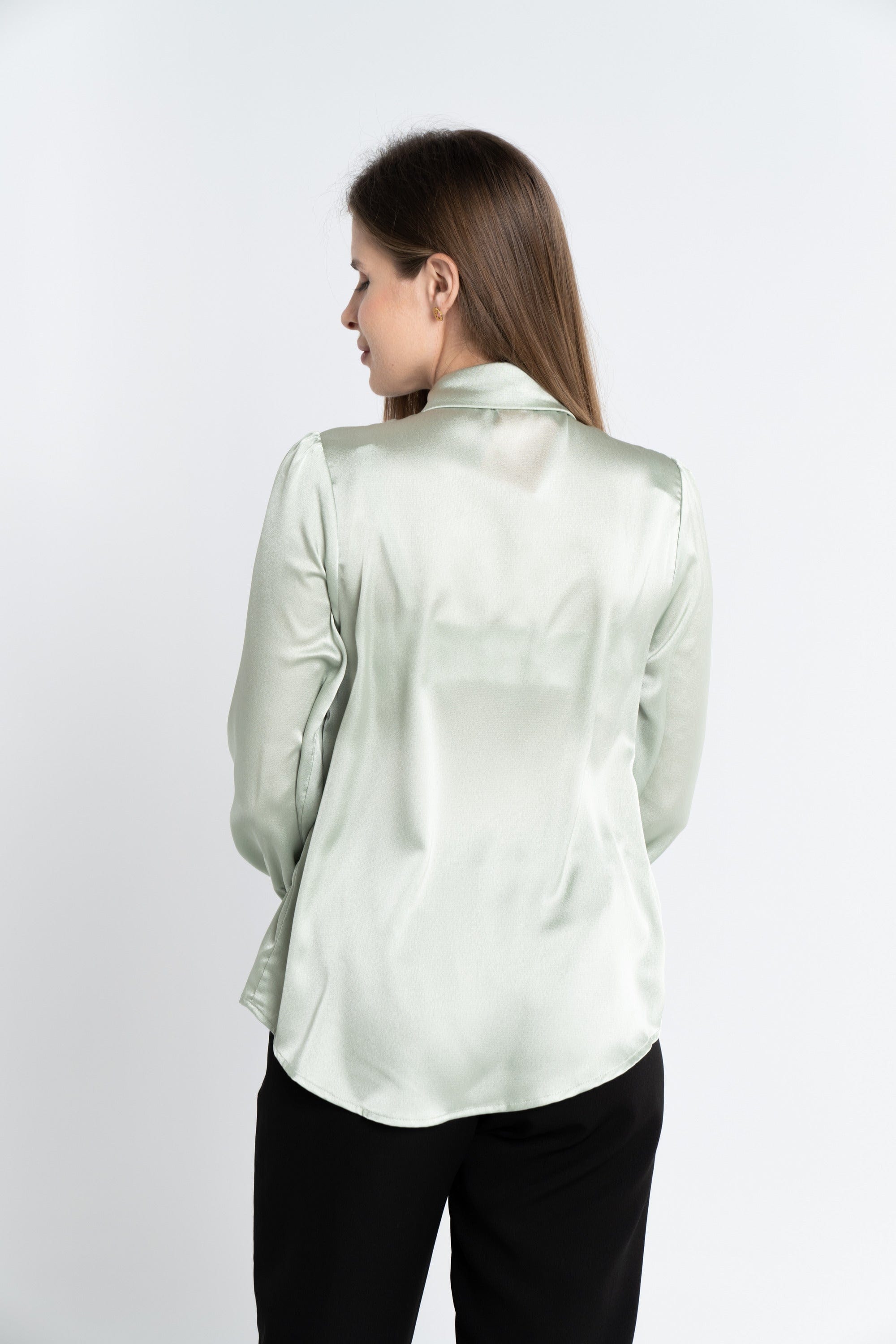 نتشي قميص كلاسيك سادة بياقة مطرزة كم طويل نسائي