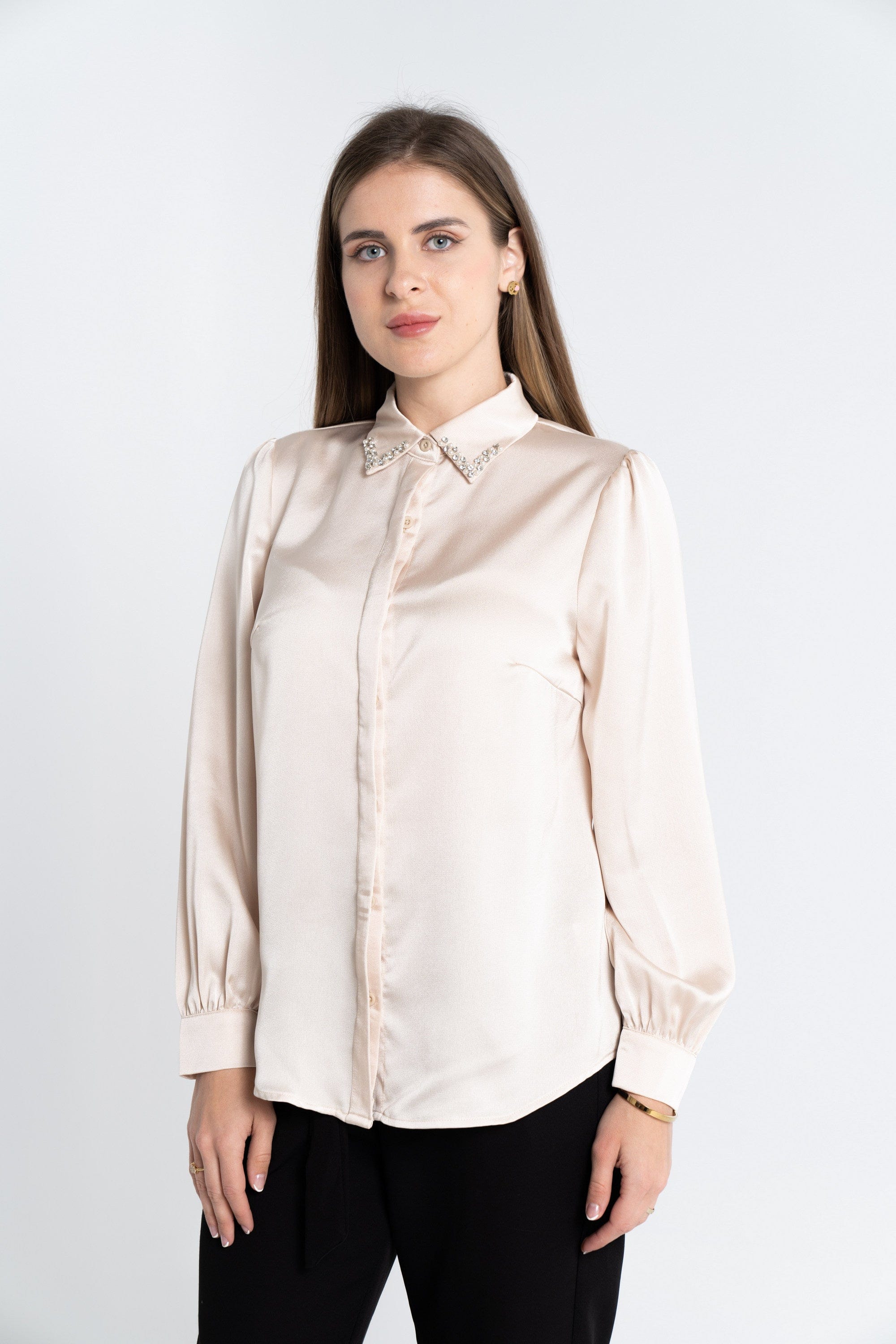 نتشي قميص كلاسيك سادة بياقة مطرزة كم طويل نسائي