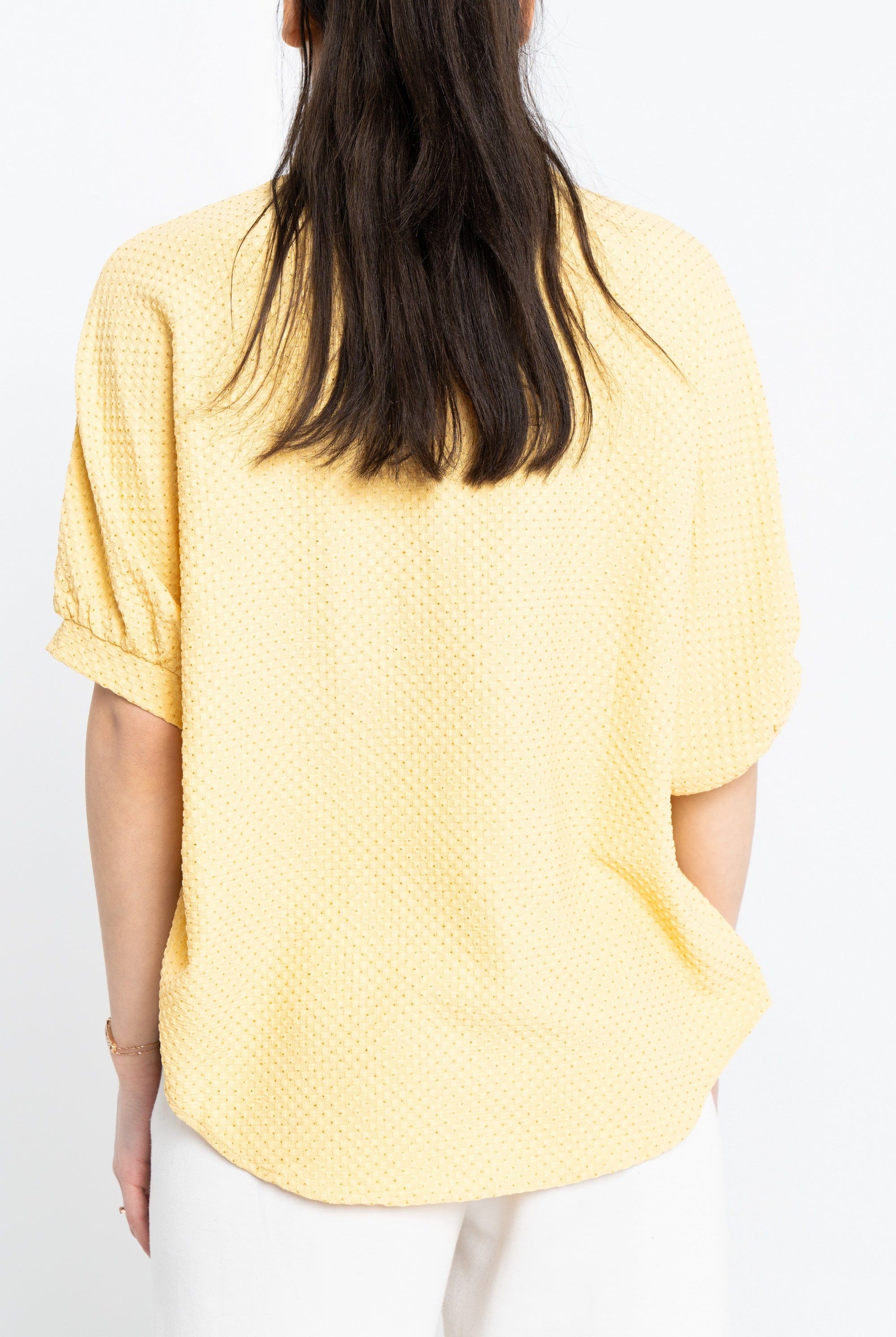 نتشي قميص منقط 3/4 كم بياقة وأزرار أمامية نسائي